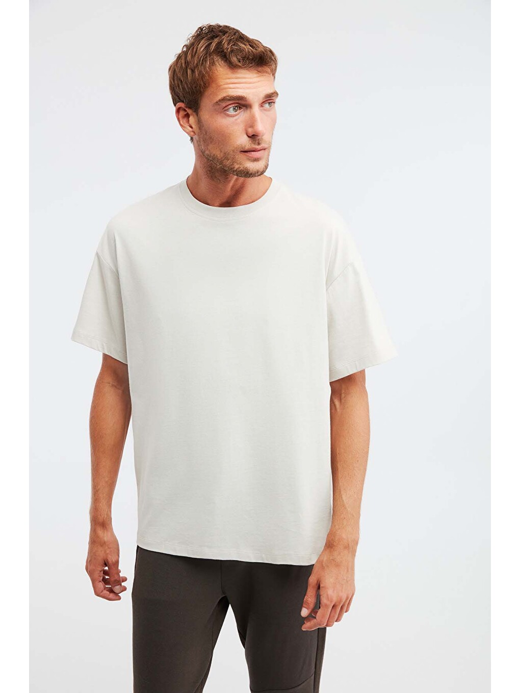Bej Erkek Oversize Fit %100 Organik Pamuk Kalın Dokulu Bisiklet Yakalı Taş Tişört-2