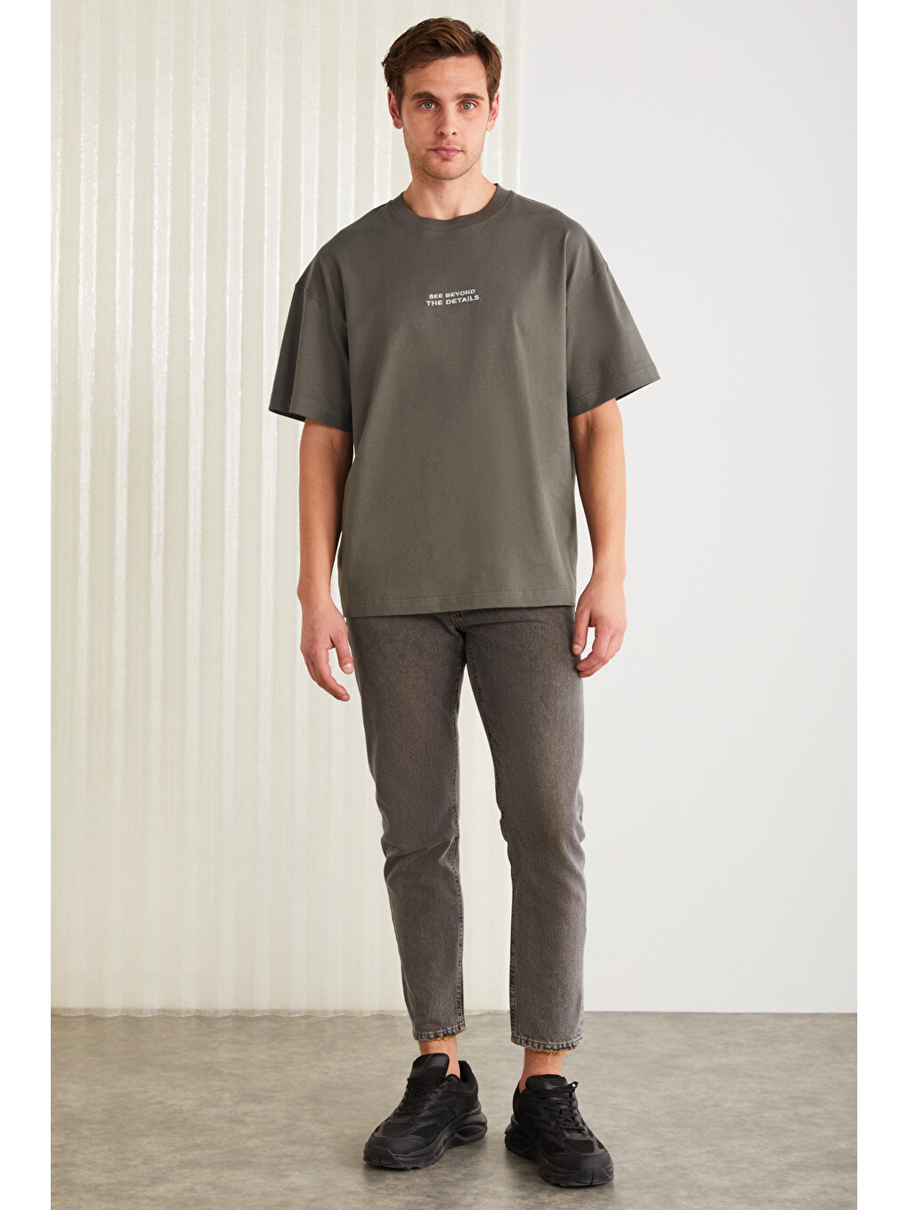 Gri VITO Erkek %100 Organik Pamuklu Nakış Yazı Detaylı Oversize Bol Kesim Kısa Kollu GRİ T-Shirt-3