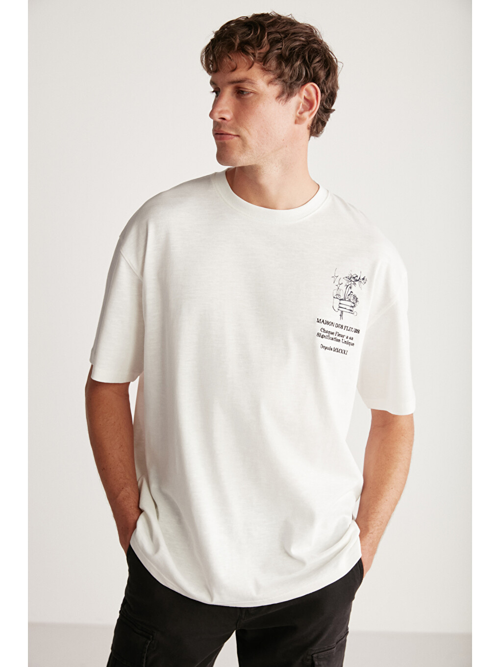 Ekru ALONZO Erkek Oversize Fit %100 Pamuk Nakışlı Ve Baskılı EKRU T-Shirt