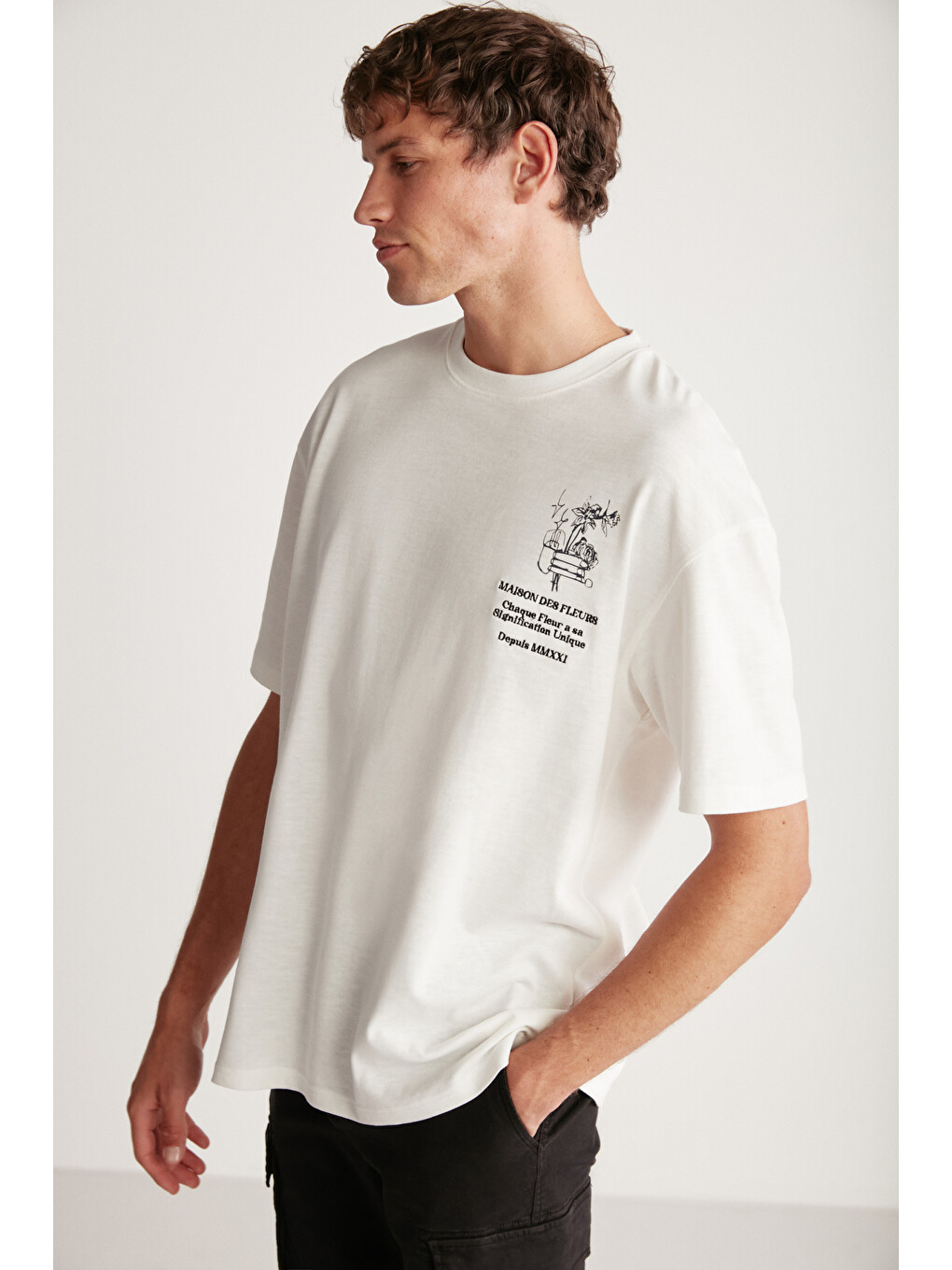 Ekru ALONZO Erkek Oversize Fit %100 Pamuk Nakışlı Ve Baskılı EKRU T-Shirt-1