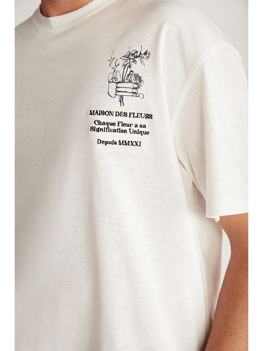 Ekru ALONZO Erkek Oversize Fit %100 Pamuk Nakışlı Ve Baskılı EKRU T-Shirt-3
