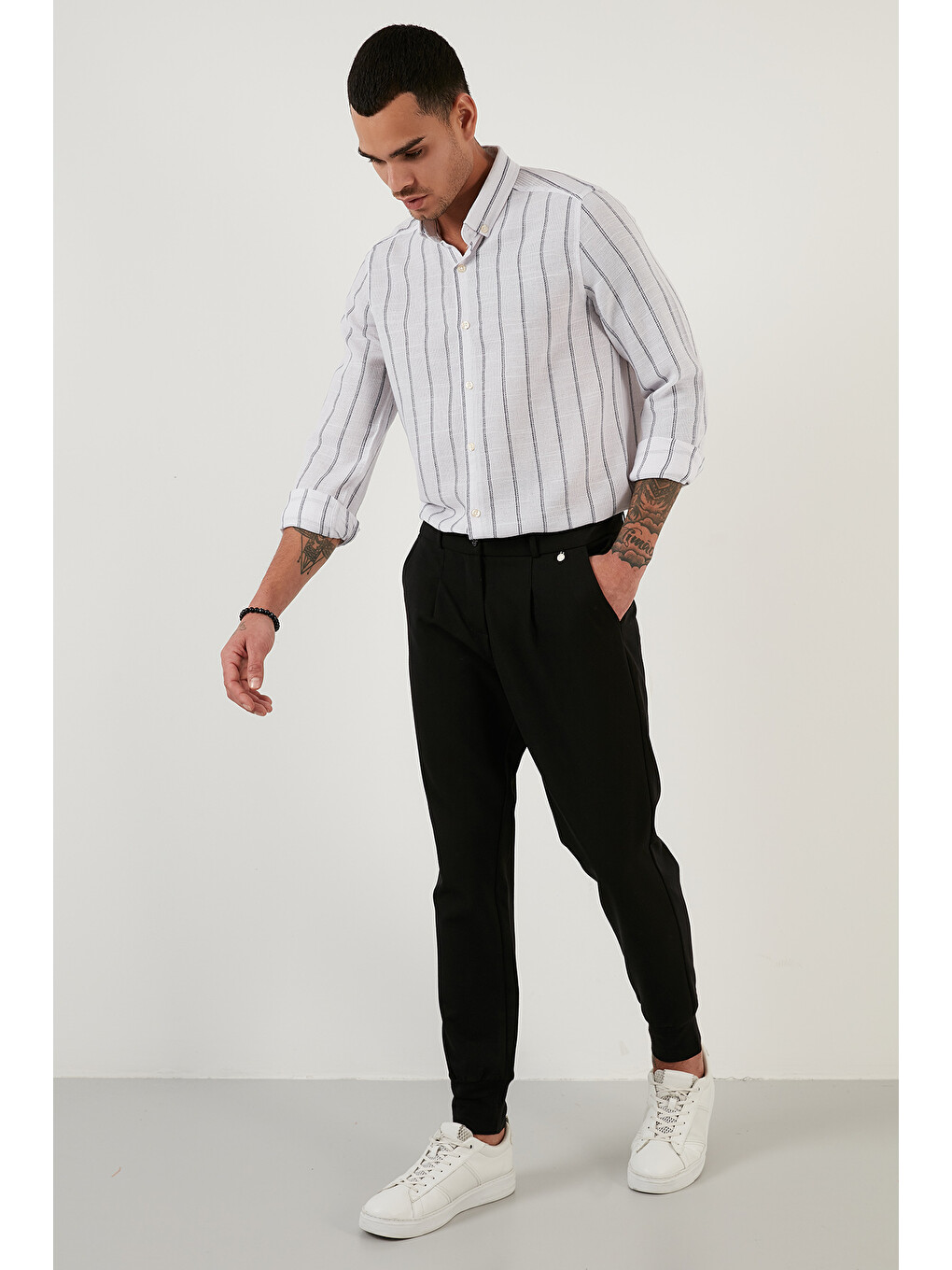 Beyaz Pamuklu Çizgili Regular Fit Düğmeli Yaka Gömlek Cf21s112480-2