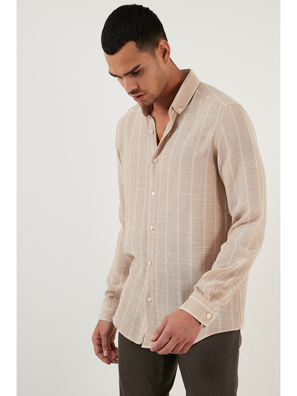 Ekru Pamuklu Çizgili Regular Fit Düğmeli Yaka Gömlek Cf21s112480-2