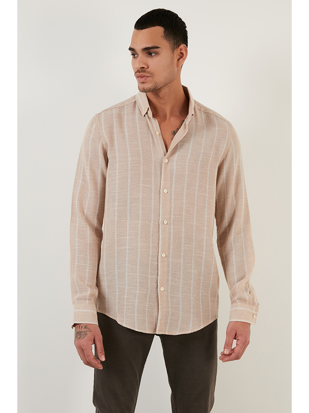 Ekru Pamuklu Çizgili Regular Fit Düğmeli Yaka Gömlek Cf21s112480-4