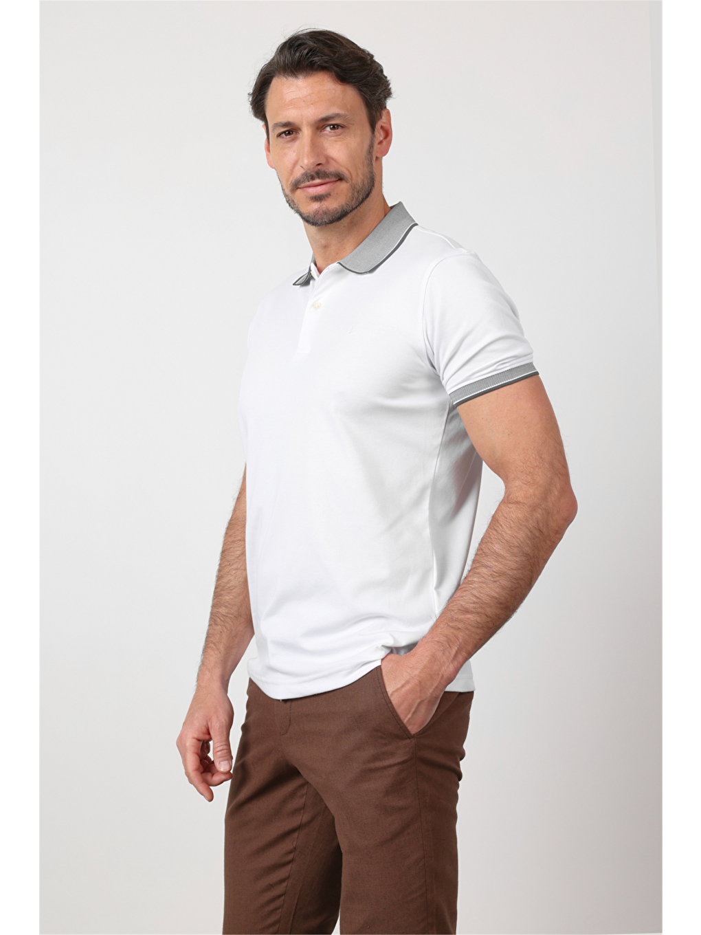 Beyaz Polo Yaka Kısa Kol Cepsiz Comfort Fit Pamuklu Tişört 1011260153-2