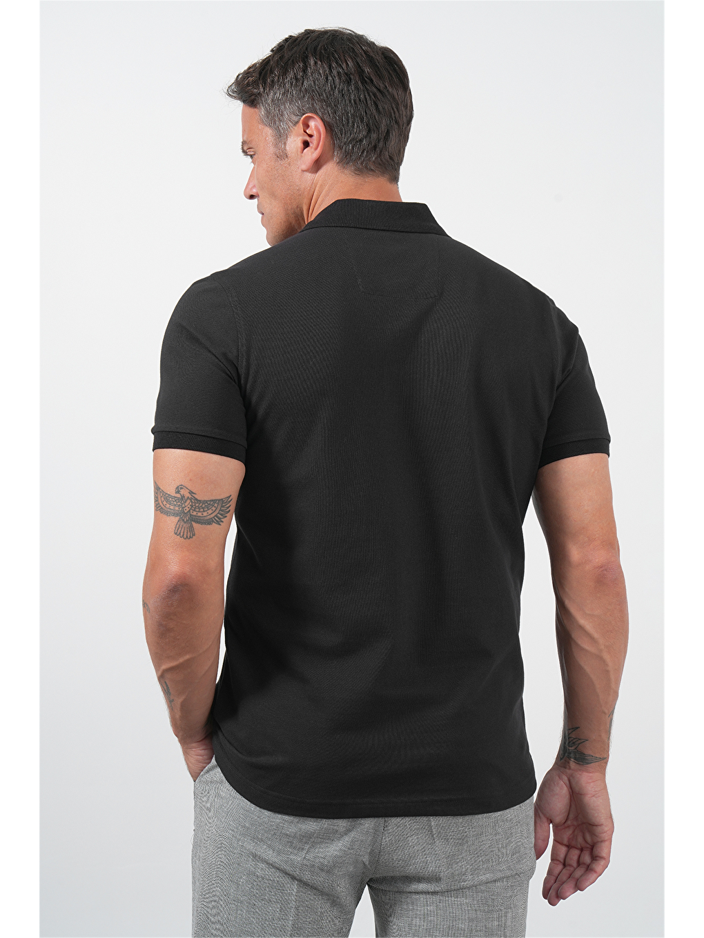 Siyah Polo Yaka Kısa Kol Cepli Comfort Fit Pamuklu Tişört 1011260155-4
