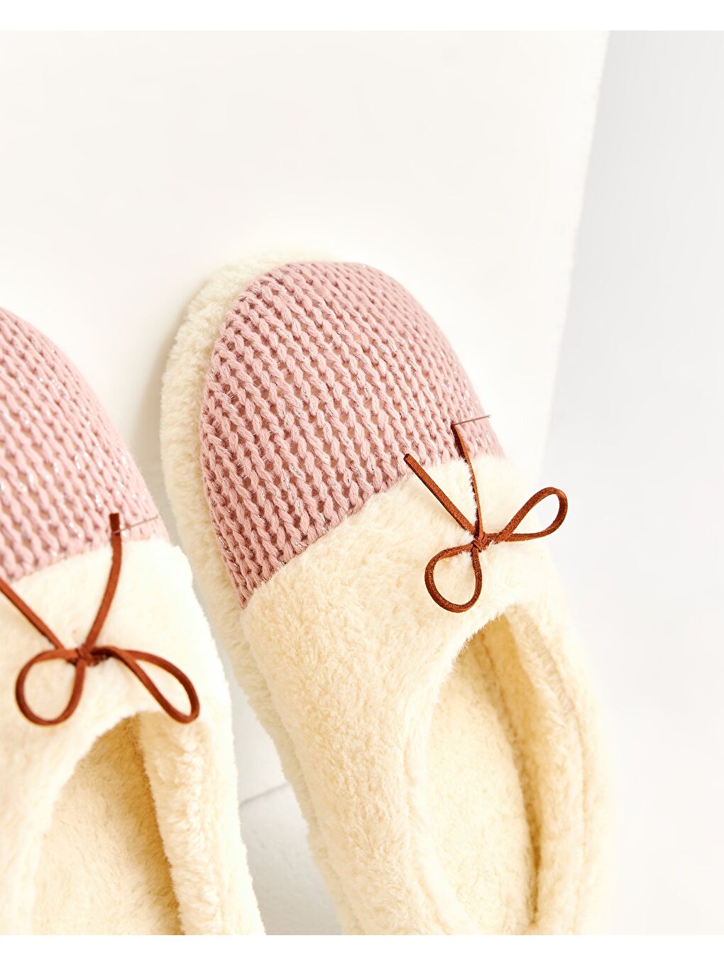 Pembe Kadın Bağcıklı Ev Terliği - YUPIN-4