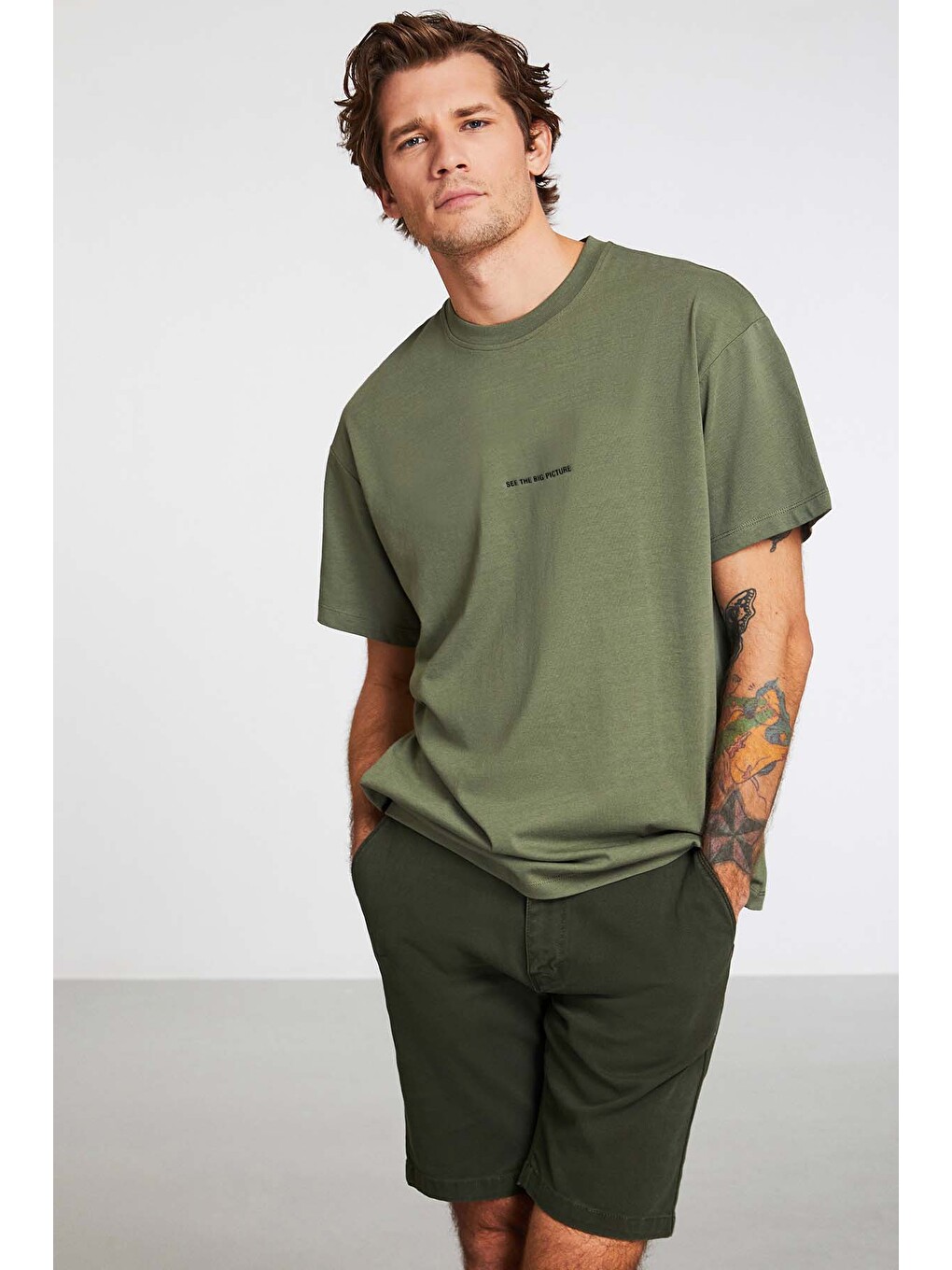 Rıver Erkek Oversize Fit Bol Kesim Nakış İşlemeli Basic Örme Haki Tişört-3