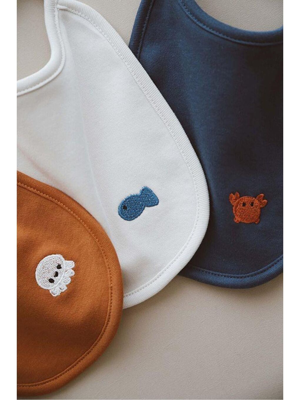 3lü Biyeli Bebek Önlüğü 0-3 Ay Model 4-6