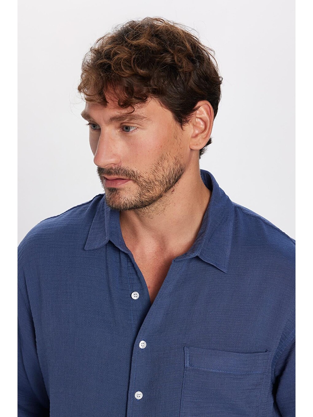 Erkek Relax Fit Rahat Kesim Oversize Müslin Viskon Pamuklu Tek Cepli Düz İndigo Gömlek-1