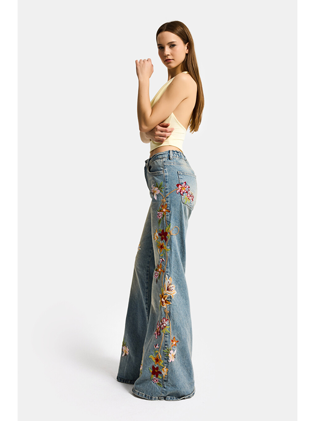 Mavi Kadın Jean Rengi 4s6-32 Flare Fit Beli Lastikli Özel Çiçek Desen Nakışlı Tasarım Denim Jean-1