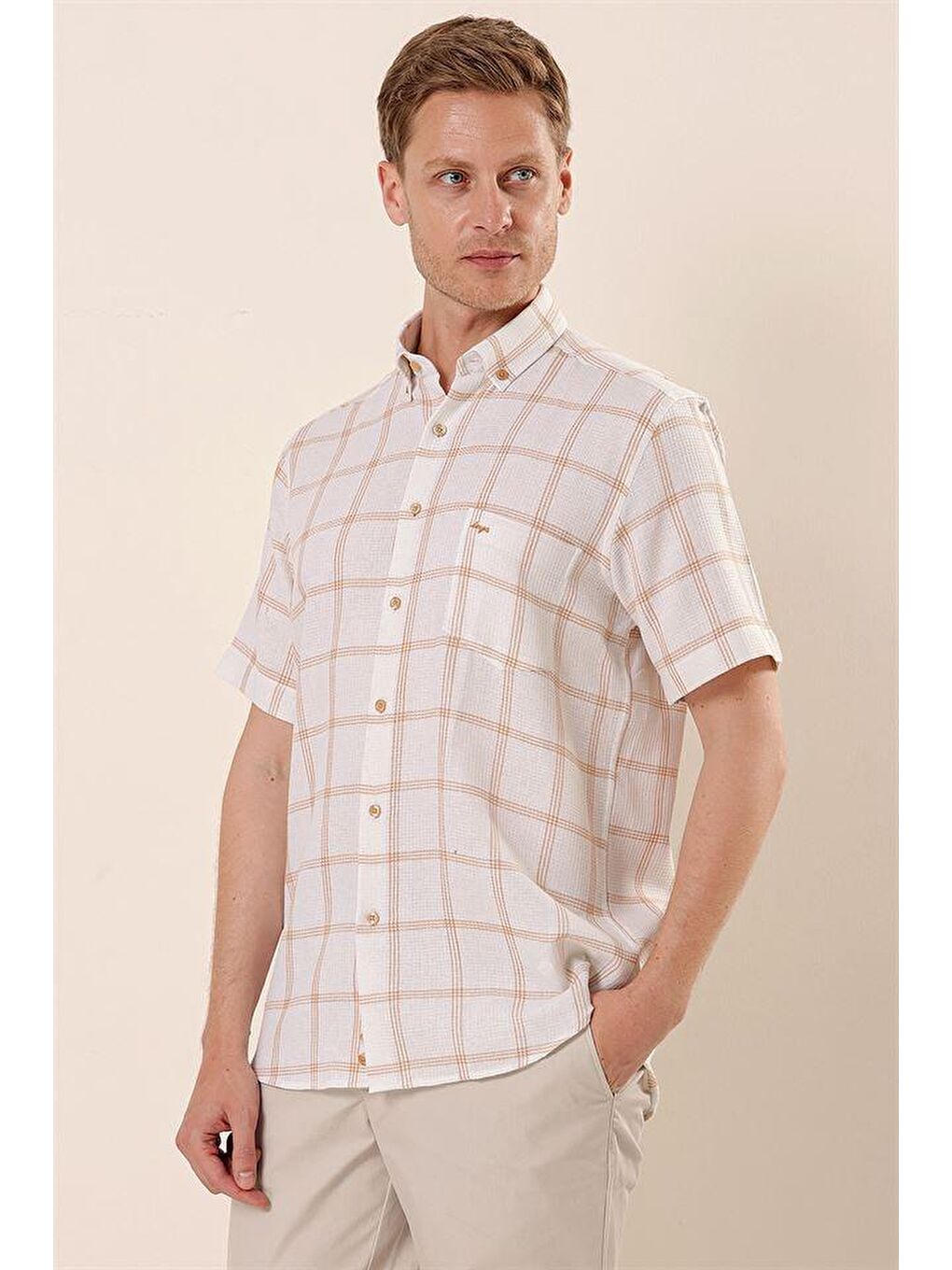 Bej Kısa Kollu  %100 Pamuk Klasik Comfort Fit Rahat Kesim Gömlek 1004230173-2