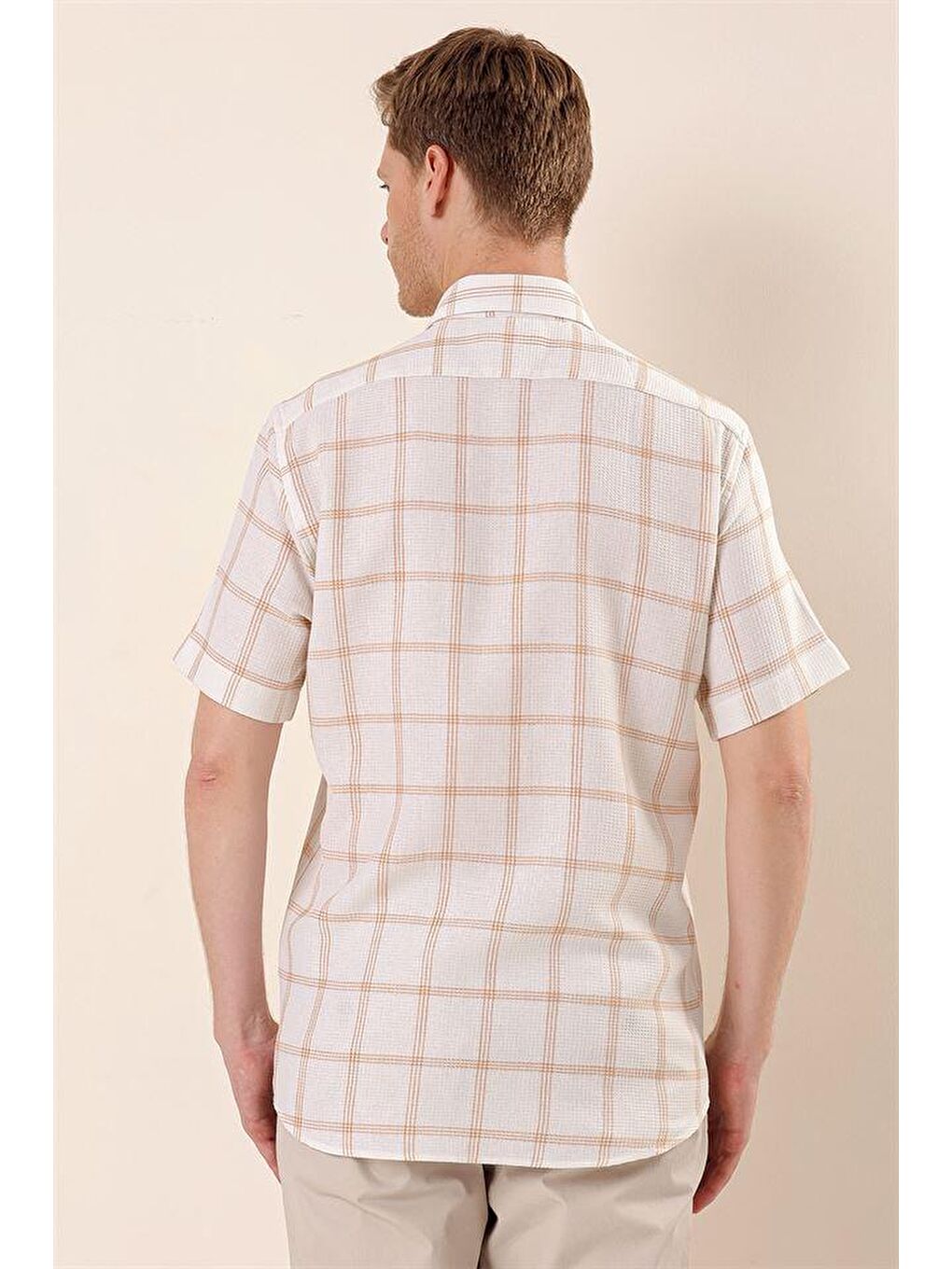 Bej Kısa Kollu  %100 Pamuk Klasik Comfort Fit Rahat Kesim Gömlek 1004230173-4