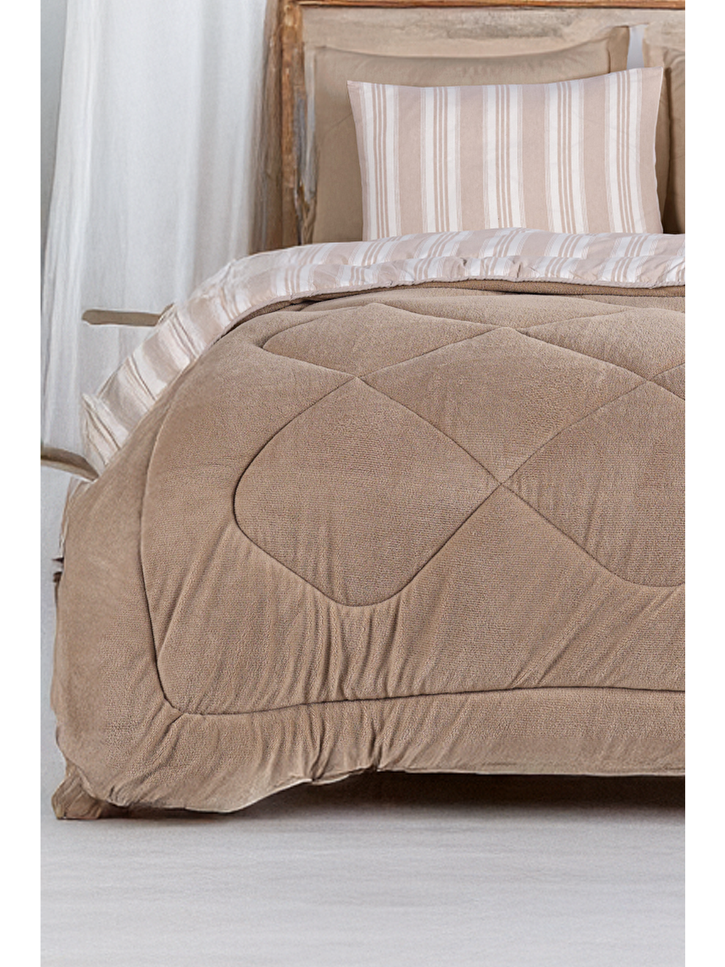 Uyku Seti Wellsoft Yorganlı Pofuduk 4 Parça Çift Kişilik Soft Line Bej-1