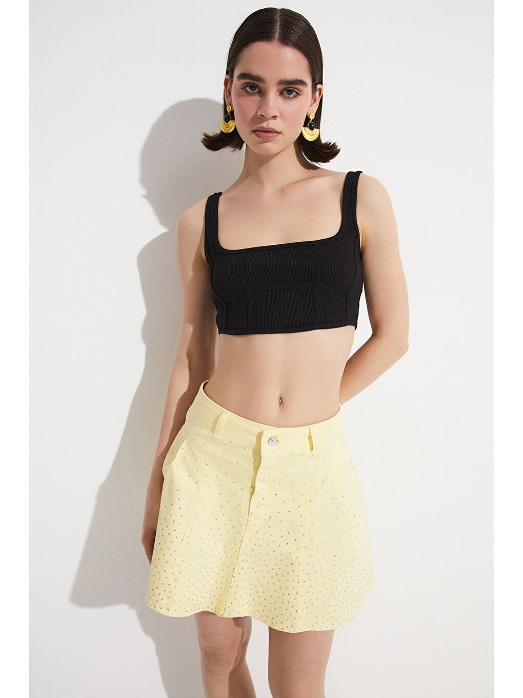June Siyah Dikiş Detaylı Crop Top Bluz - 3