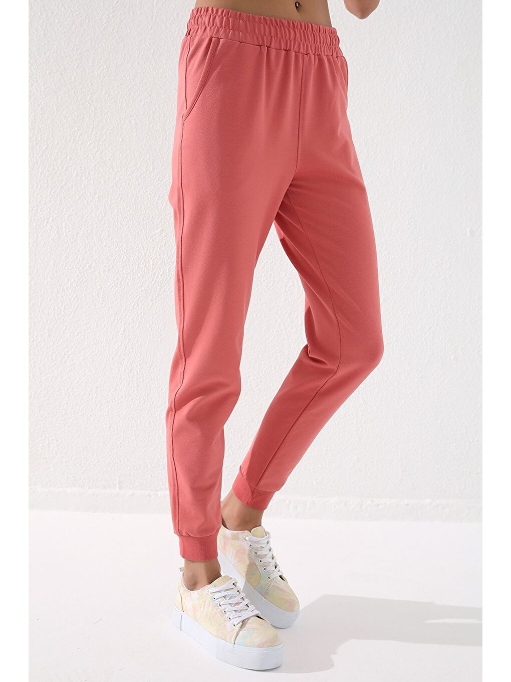 Pembe Pudra Yüksek Bel Jogger Rahat Form Manşetli Kadın Eşofman Alt - 94561-3