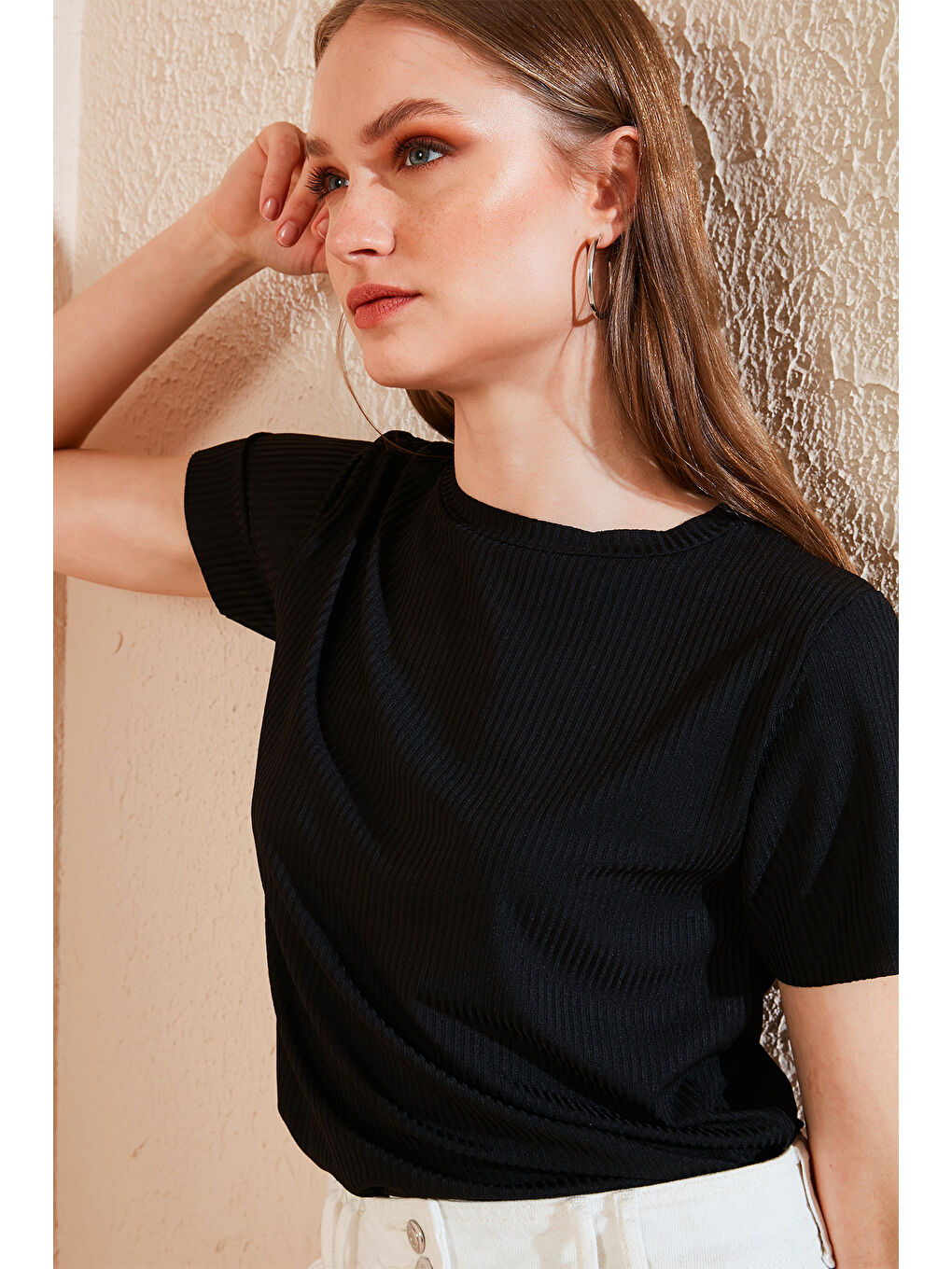 Siyah Bisiklet Yaka Yırtmaç Detaylı Kadın Bluz 5863431