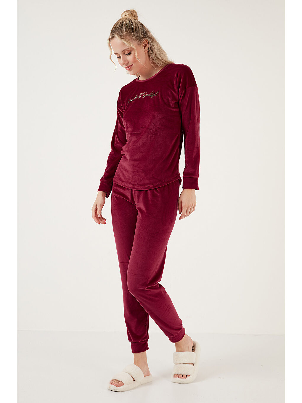 Bordo Regular Fit Yumuşak Dokulu Kadife Kadın Pijama Takımı 6094200W4-1