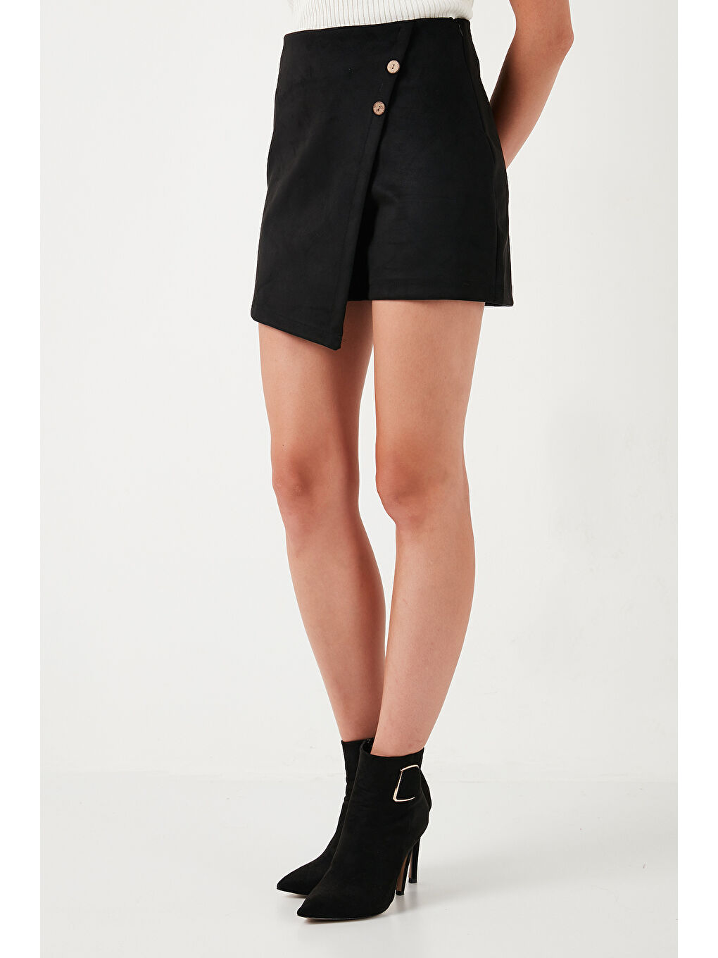 Siyah Asimetrik Kışlık Düğme Detaylı Slim Fit Kadın Şort Etek 5865968-2