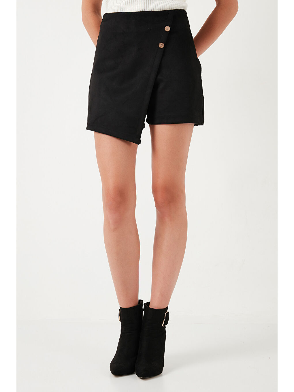 Siyah Asimetrik Kışlık Düğme Detaylı Slim Fit Kadın Şort Etek 5865968-3