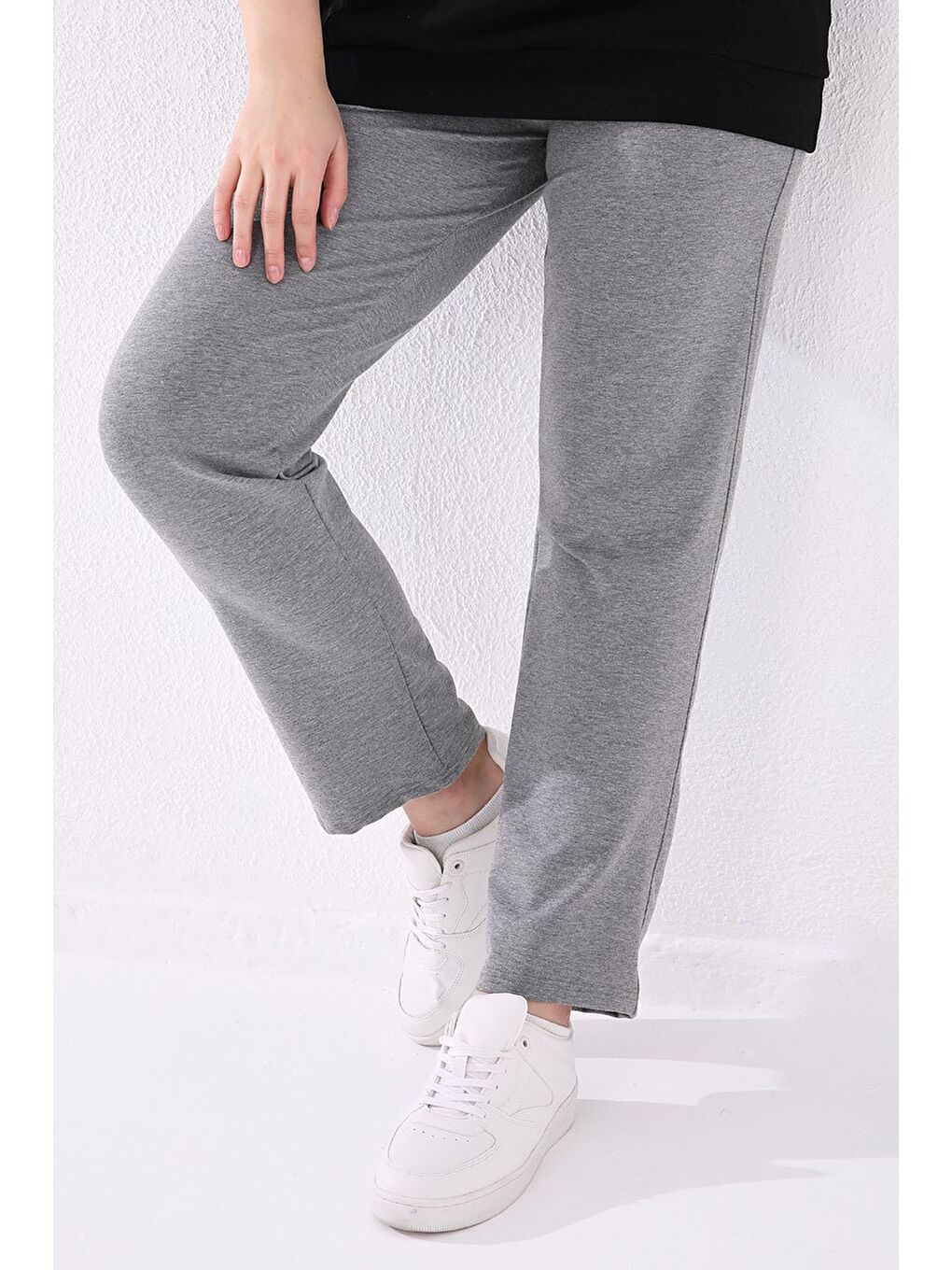 Gri Melanj Cepli Rahat Form Klasik Paça Kadın Büyük Beden Eşofman Alt - 94014-4