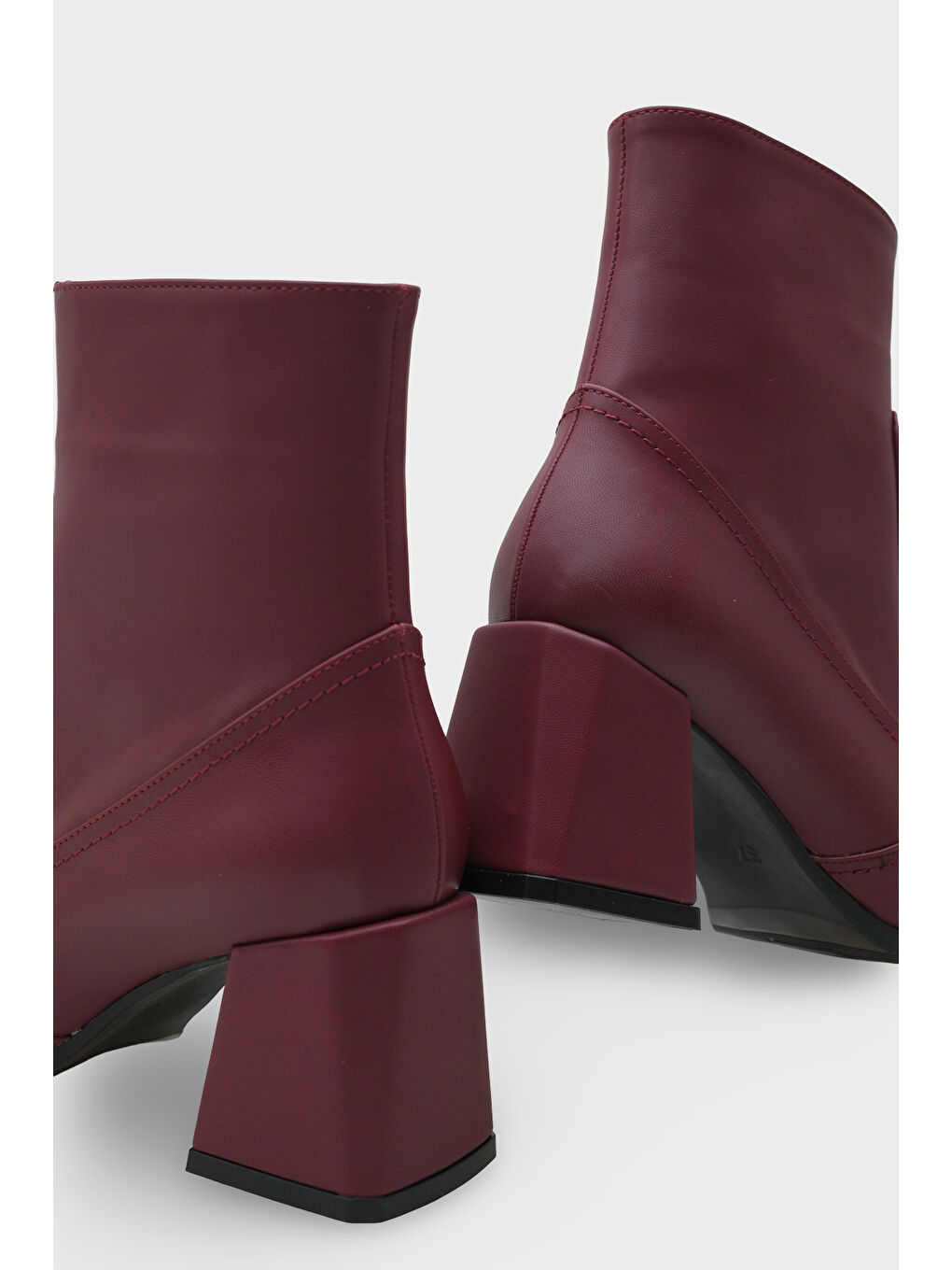 Bordo Küt Burunlu Yandan Fermuarlı Kadın Bot-4