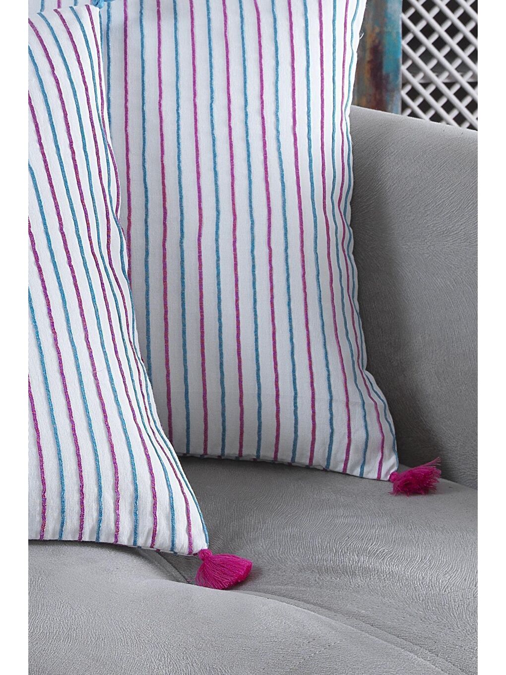 Kırmızı Pompoms 2'li Dekoratif Kırlent Kılıfı Yastık Kılıfı %100 Pamuklu 44x44 Cm-2