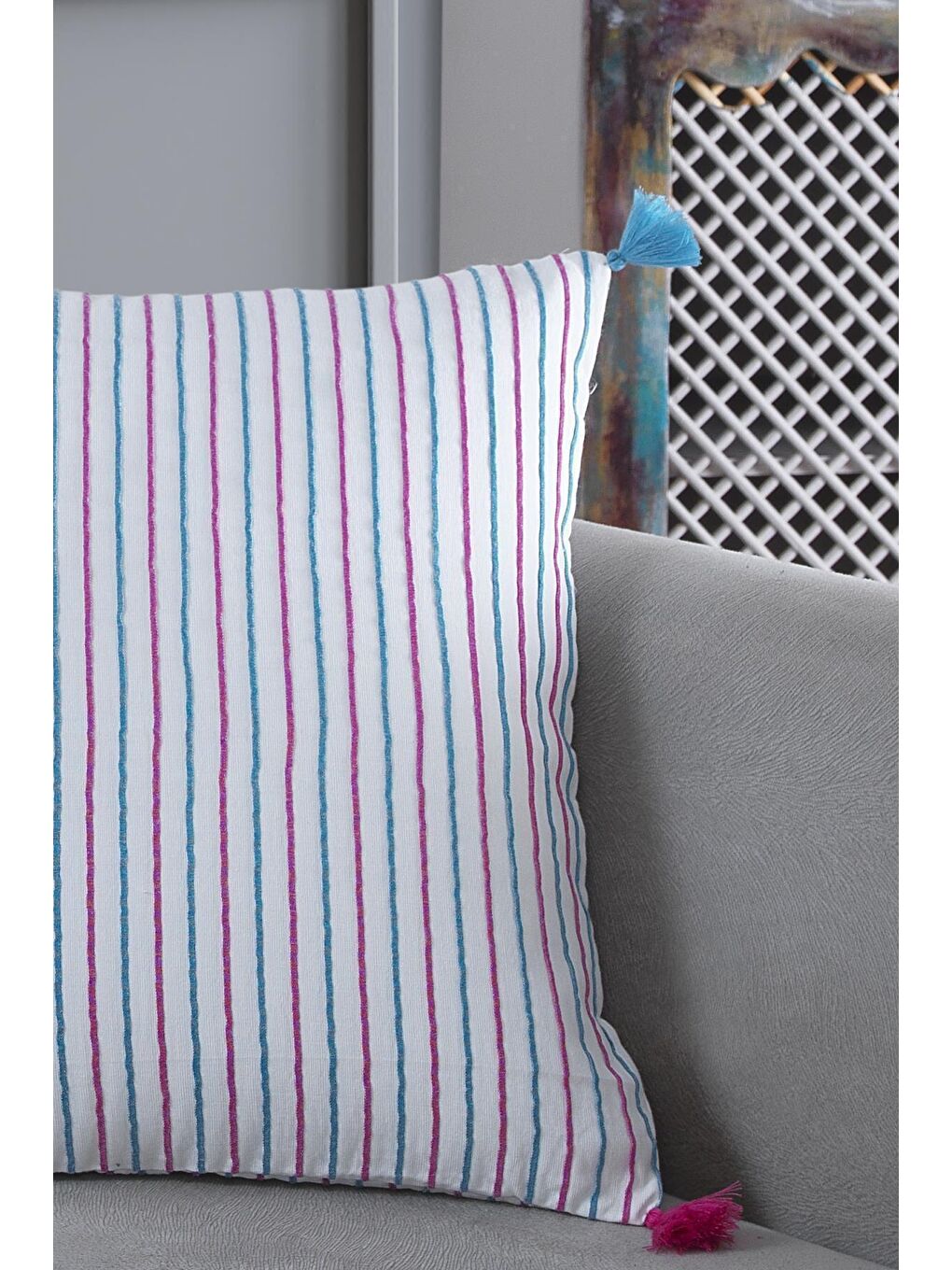 Kırmızı Pompoms 2'li Dekoratif Kırlent Kılıfı Yastık Kılıfı %100 Pamuklu 44x44 Cm-3