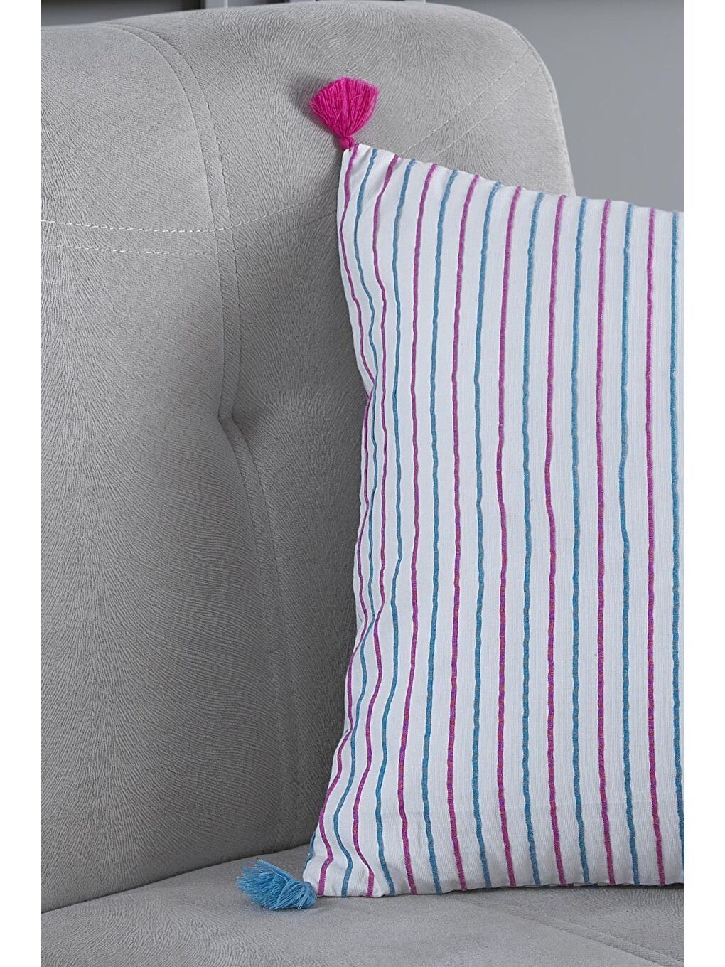 Kırmızı Pompoms 2'li Dekoratif Kırlent Kılıfı Yastık Kılıfı %100 Pamuklu 44x44 Cm-5