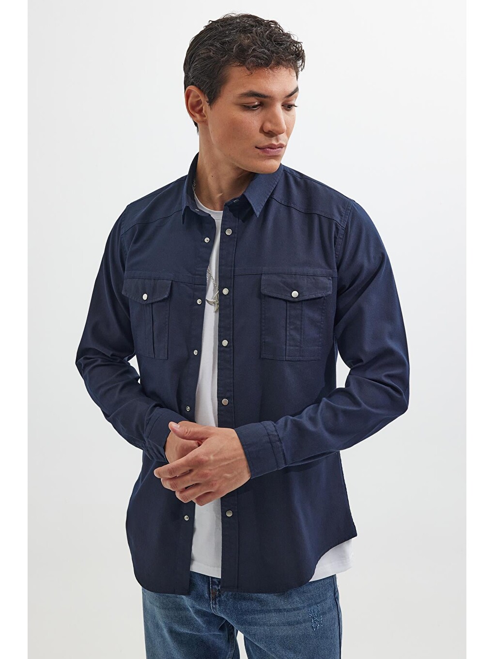 Erkek Slim Fit Uzun Kollu Spor Yaka Yıkamalı Çift Cepli Armürlü Jean Lacivert Gömlek