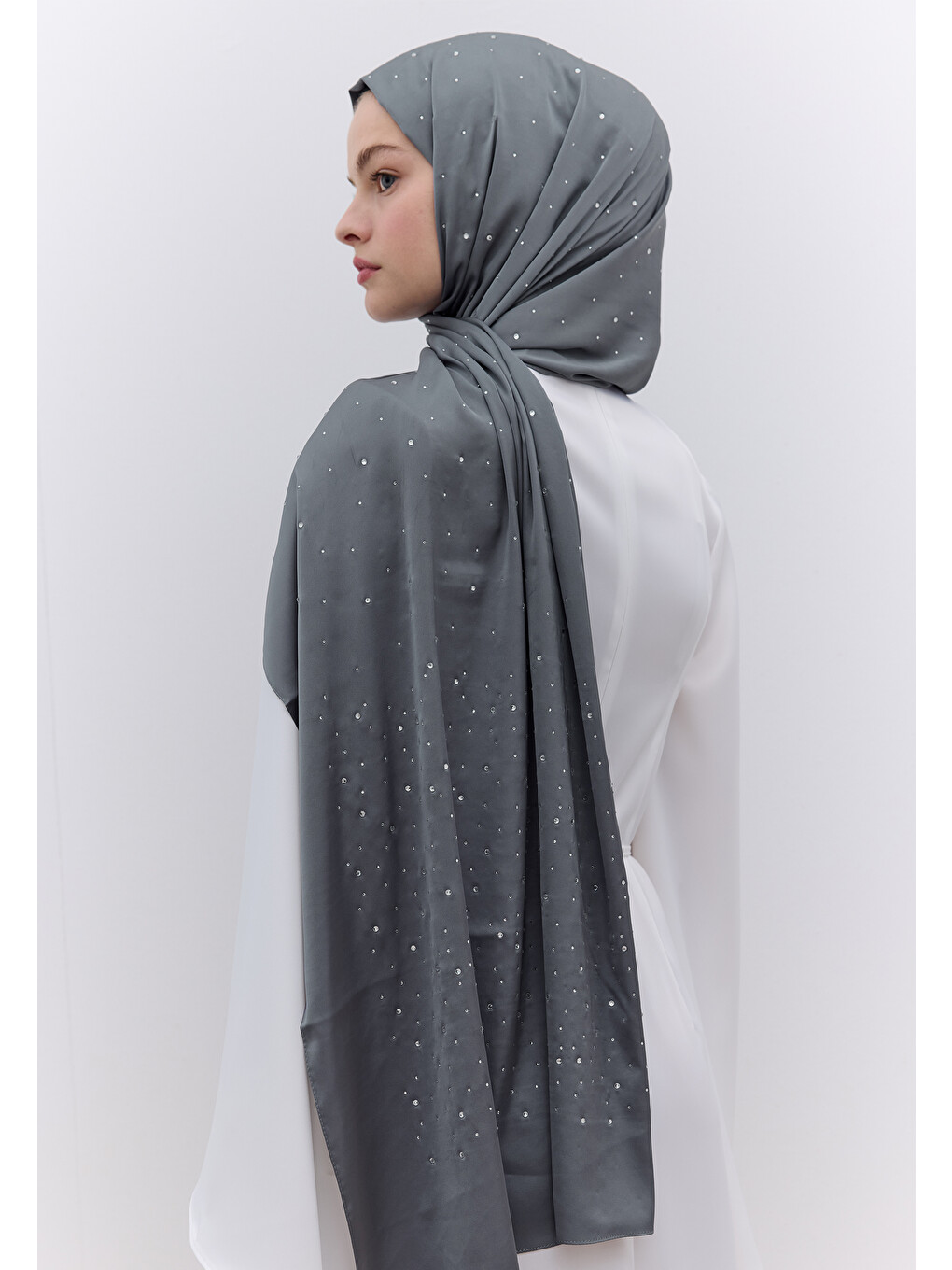 Gri Strass Taşlı İpeksi Şal Füme-3
