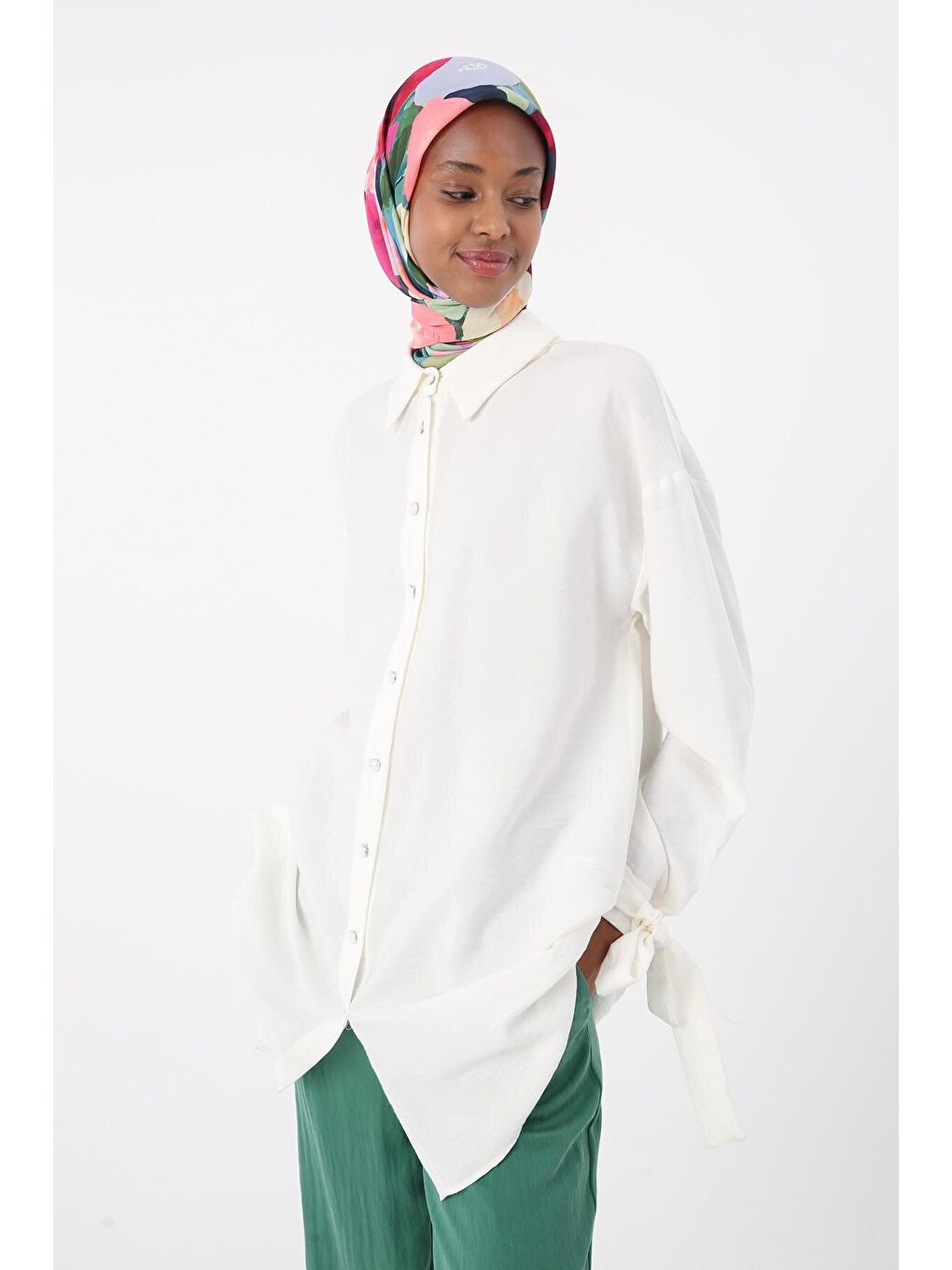 Kırık Beyaz Çıkarılabilir Kurdelalı Gömlek Tunik-4