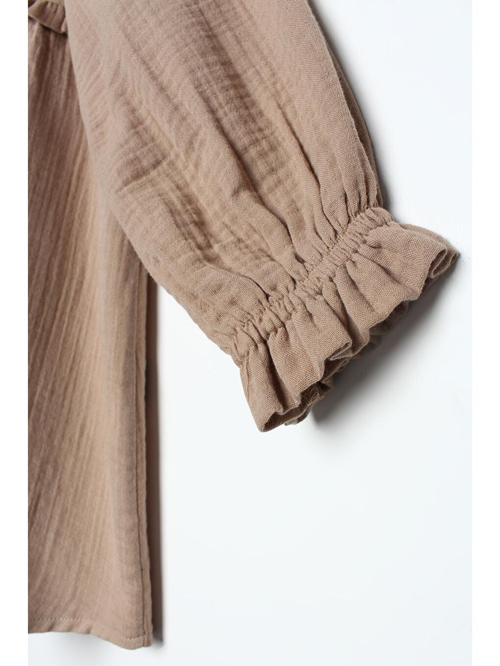 Koyu Bej %100 Pamuk Hakim Yaka Kolları Büzgülü Fırfır Detaylı Gömlek Tunik-4