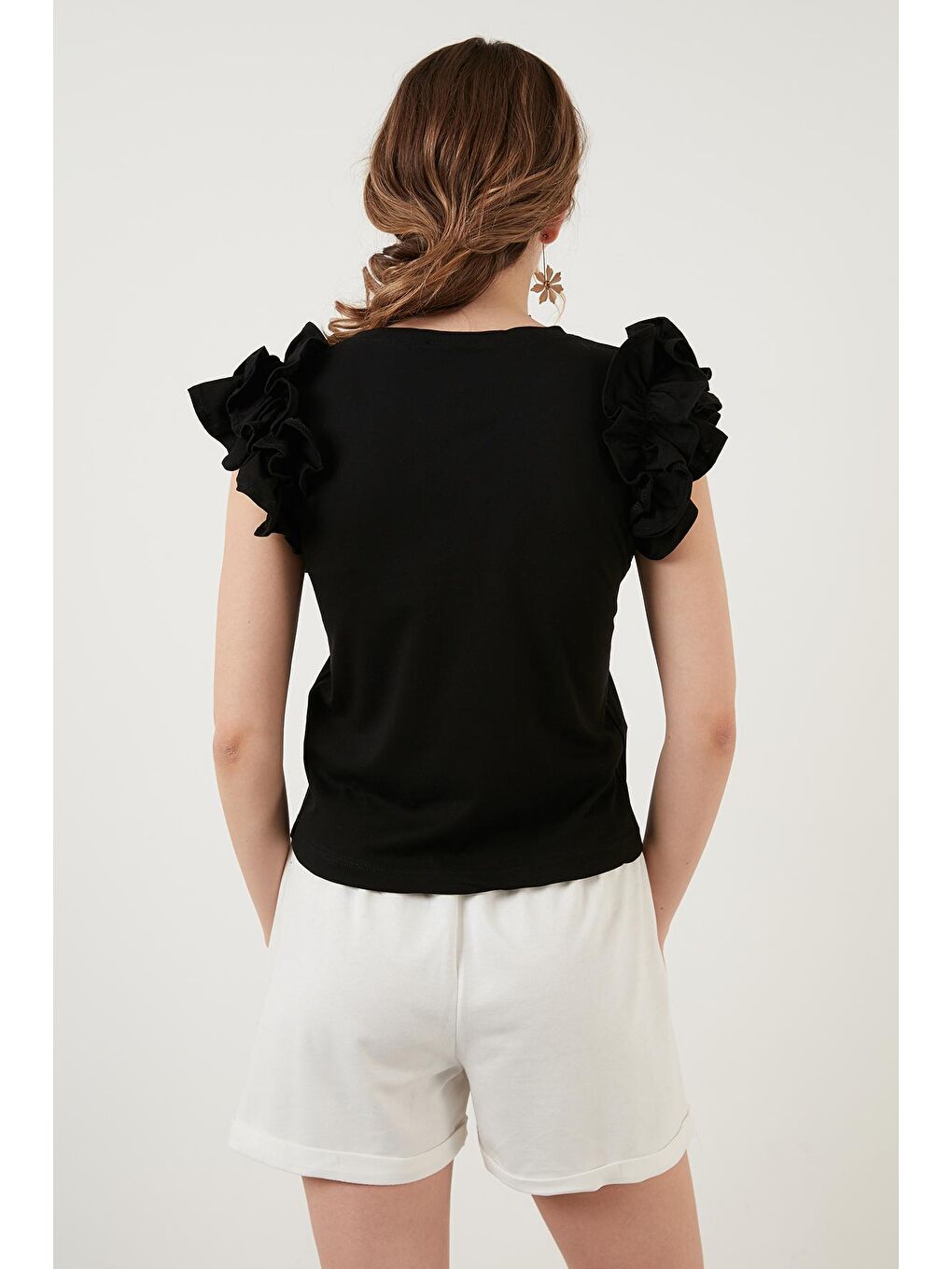 Siyah Pamuklu Kolları Fırfırlı Slim Fit Bisiklet Yaka Kadın T Shirt 5864500-4