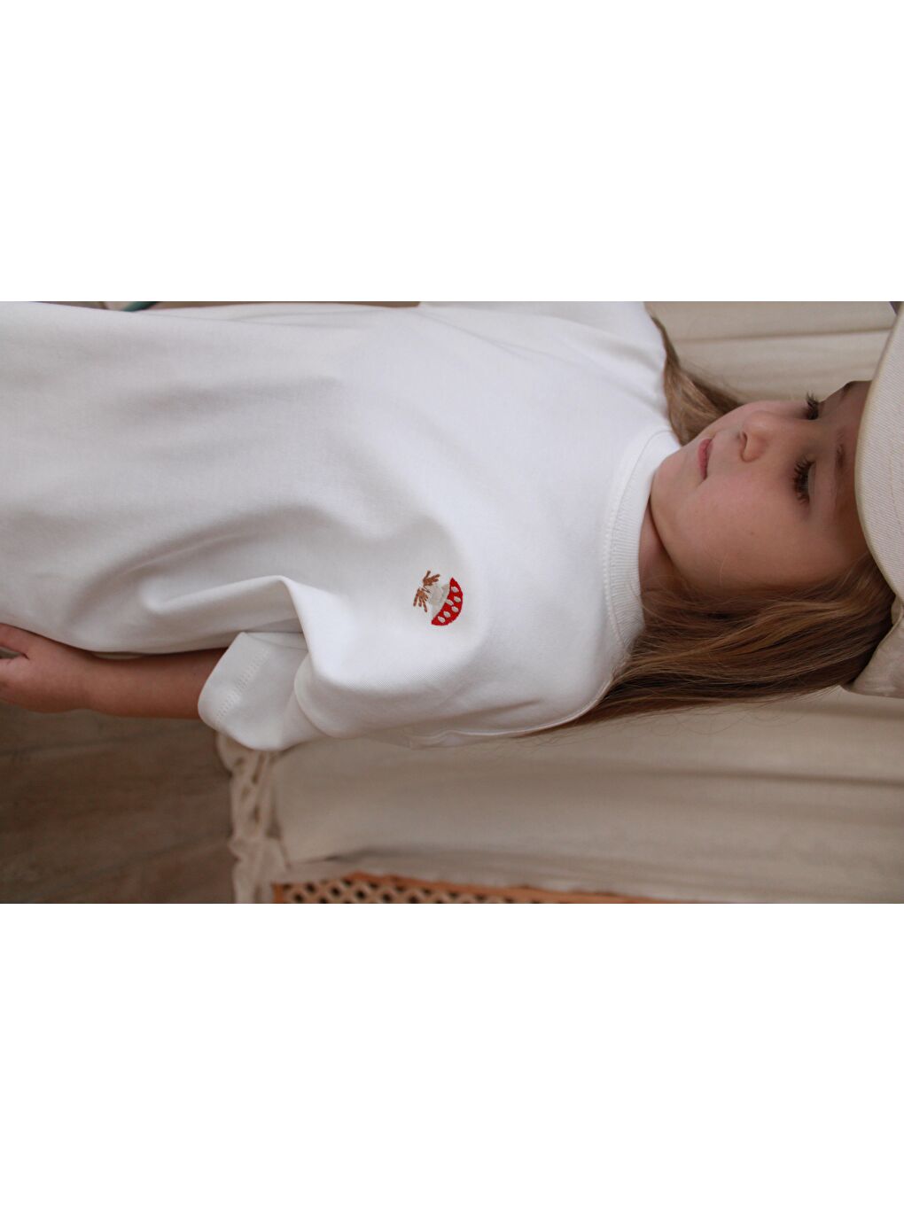 Beyaz Mantar Nakışlı Oversize T-Shirt-2