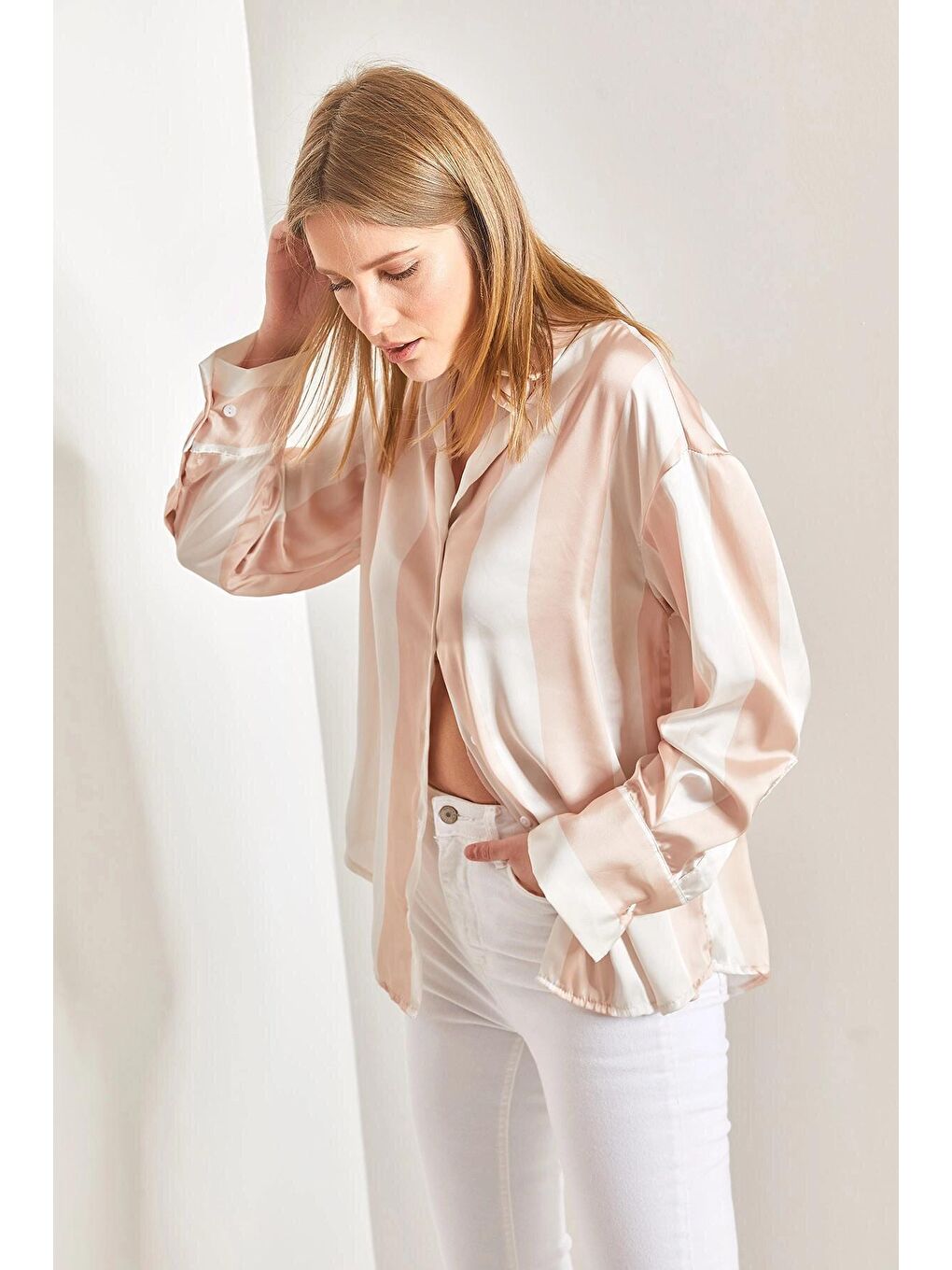 Ekru Kadın Kalın Çizgili Saten Gömlek-4