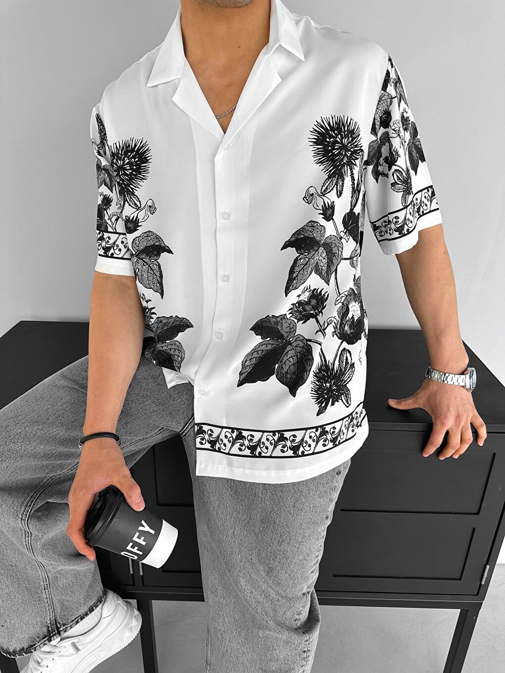 Erkek Oversize Motifli Küba Yaka Kısa Kol Gömlek Ekru-4