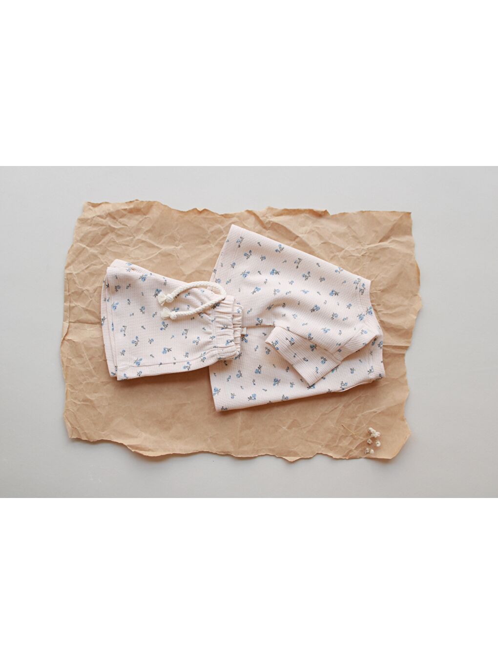 Ekru Mavi Çiçek Baskılı Waffle Şort Takım-3