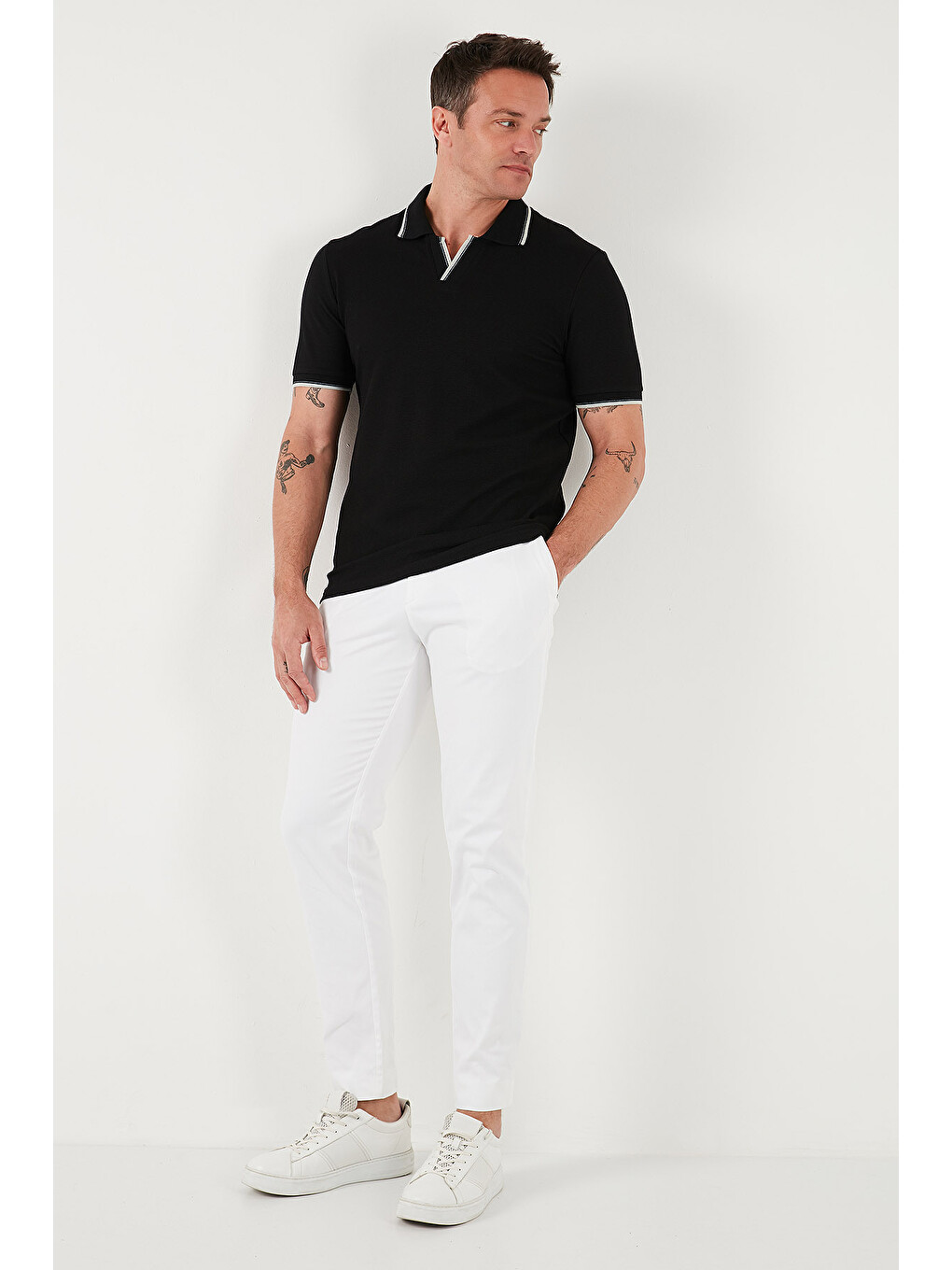 Siyah Streç Pamuklu Regular Fit Şerit Detaylı Polo Yaka Tişört 5902768-2