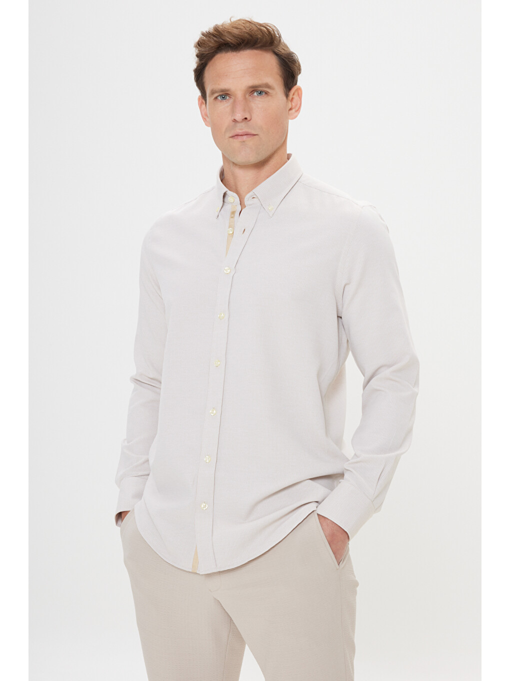 Erkek Bej Slim Fit Dar Kesim Düğmeli Yaka Armürlü Pamuklu Gömlek-2