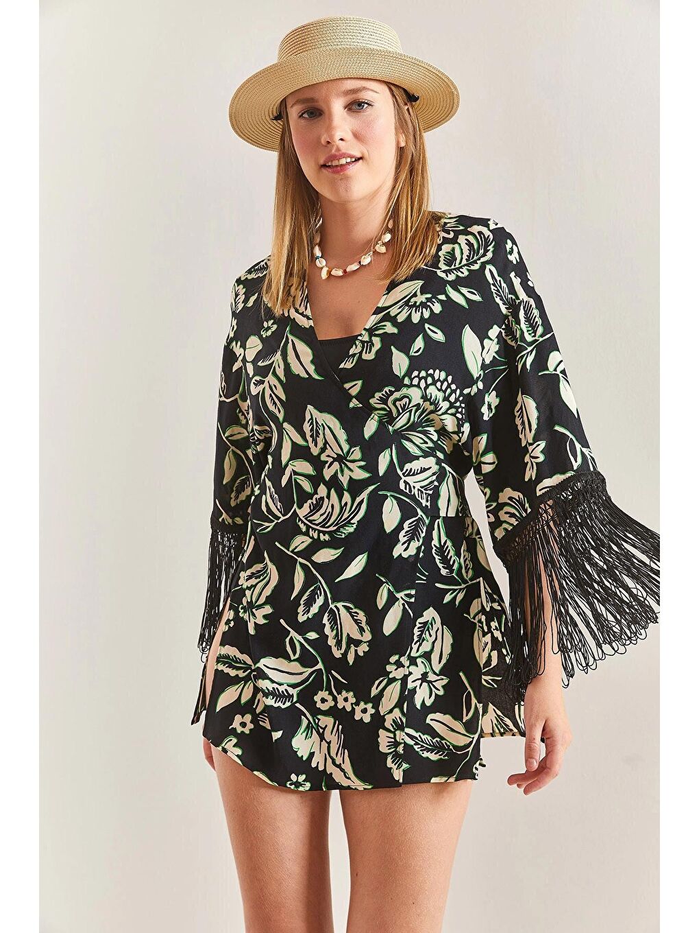 Siyah Kadın Saçaklı Bağlama Detaylı Kimono-1