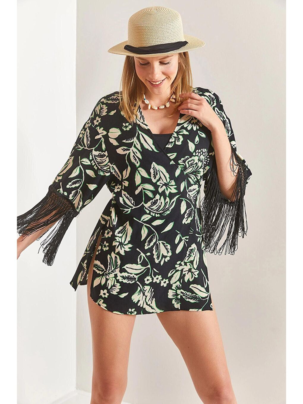 Siyah Kadın Saçaklı Bağlama Detaylı Kimono-2