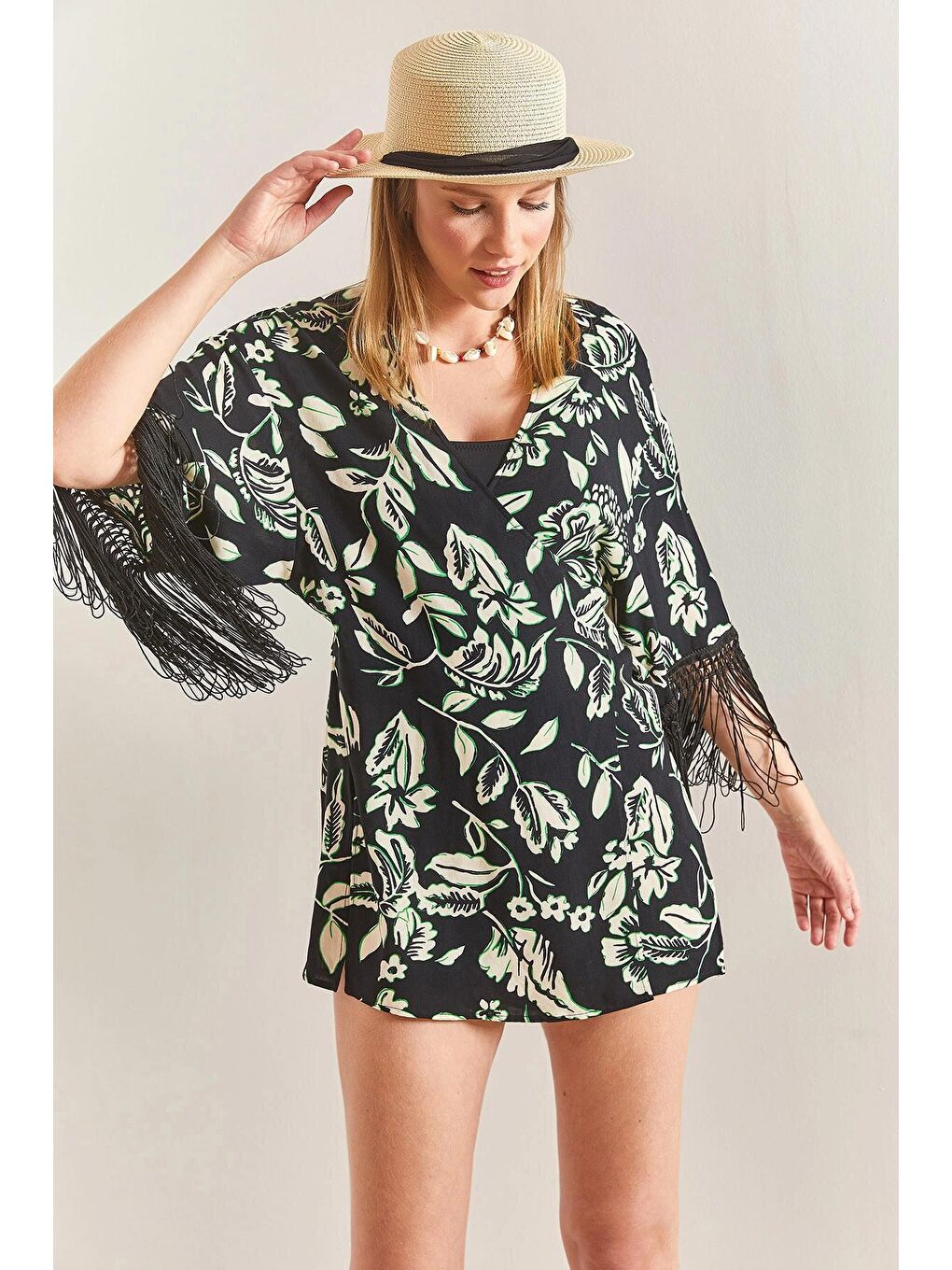 Siyah Kadın Saçaklı Bağlama Detaylı Kimono-4