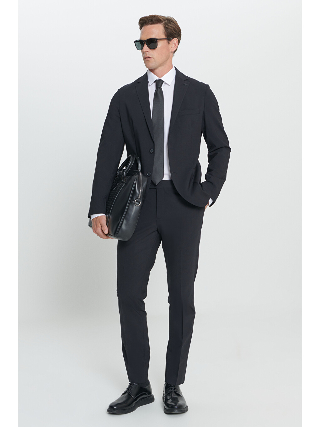 Erkek Siyah Slim Fit Dar Kesim Mono Yaka Yünlü Takım Elbise-1