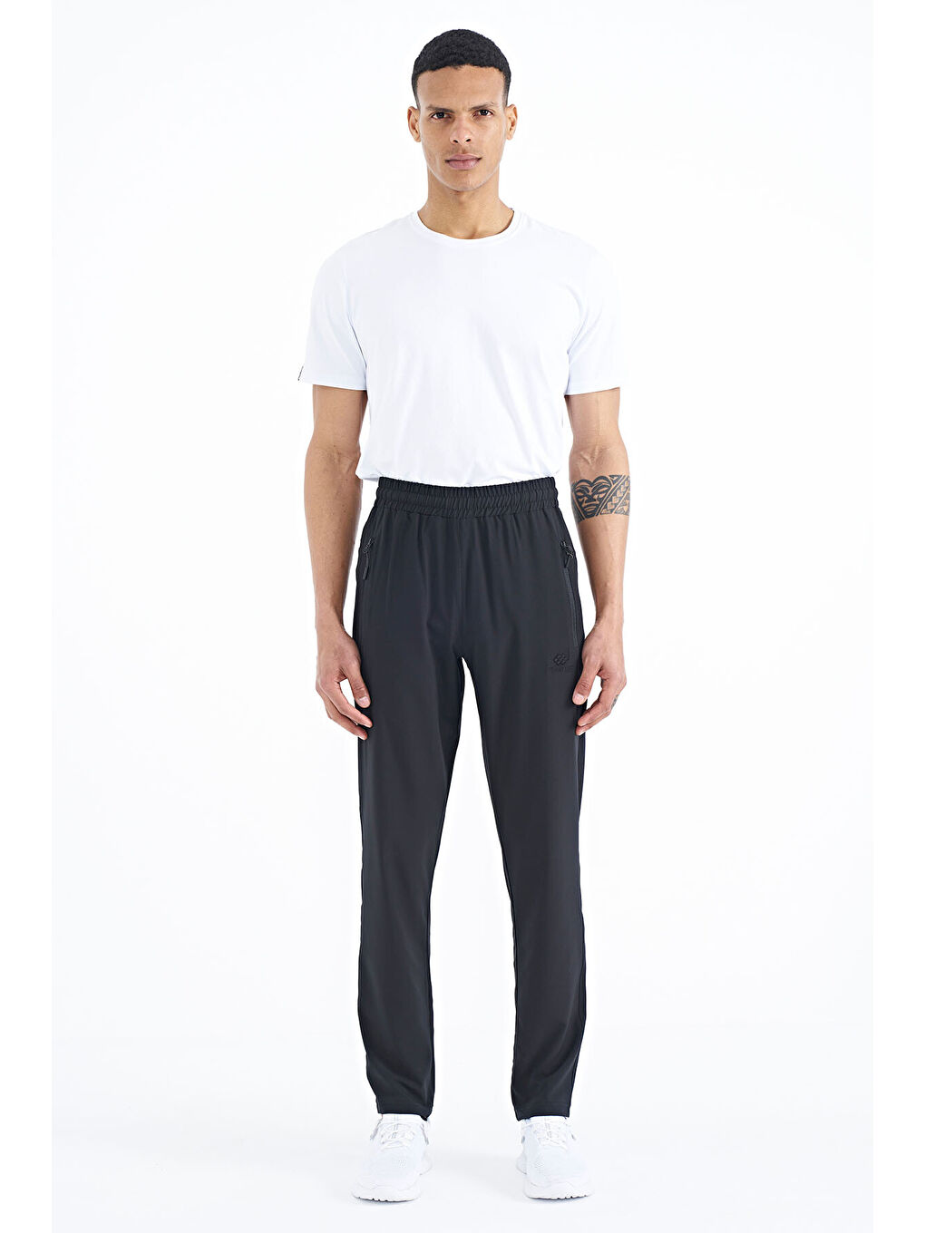 Siyah Erkek Fermuarlı Üç Cepli Standart Kalıp Klasik Paça Eşofman Alt - 84768-1