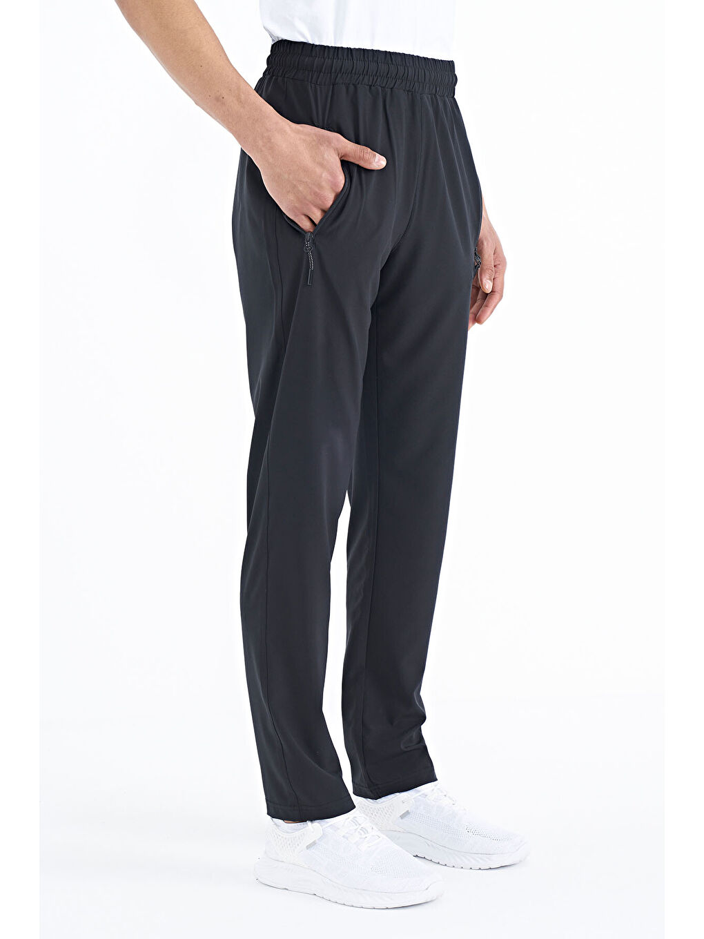 Siyah Erkek Fermuarlı Üç Cepli Standart Kalıp Klasik Paça Eşofman Alt - 84768-3