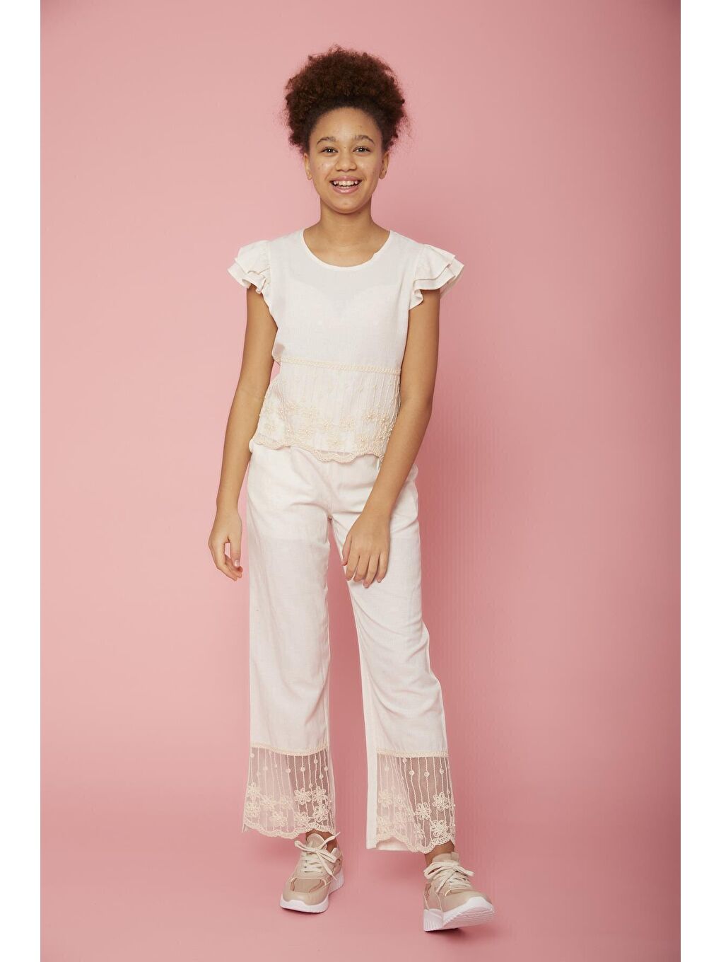 Ekru Kız Çocuk Keten Dantelli Takım