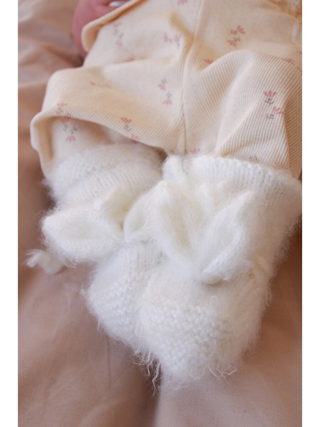 Bej Beyaz Tavşan Kulaklı Örgü Patik Bebek 0-12 Ay-6
