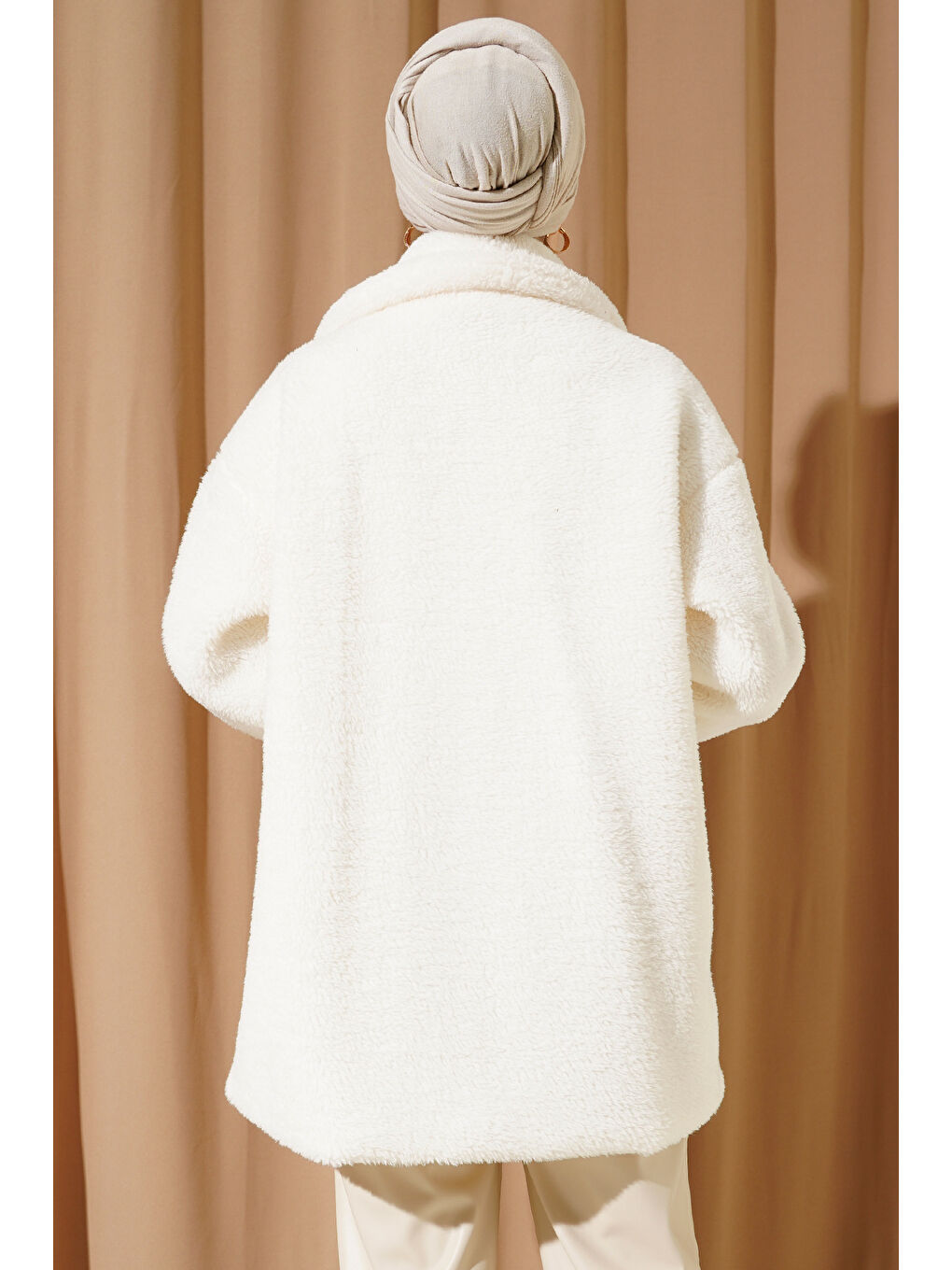 5206 Kadın Oversize Pelüş Mont   Ekru-9