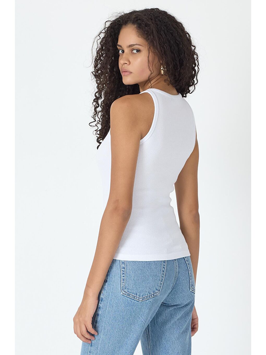 Fitilli Regular Fit Normal Kalıp Beyaz Bisiklet Yaka Sıfır Kol Pamuklu Kadın Atlet-4